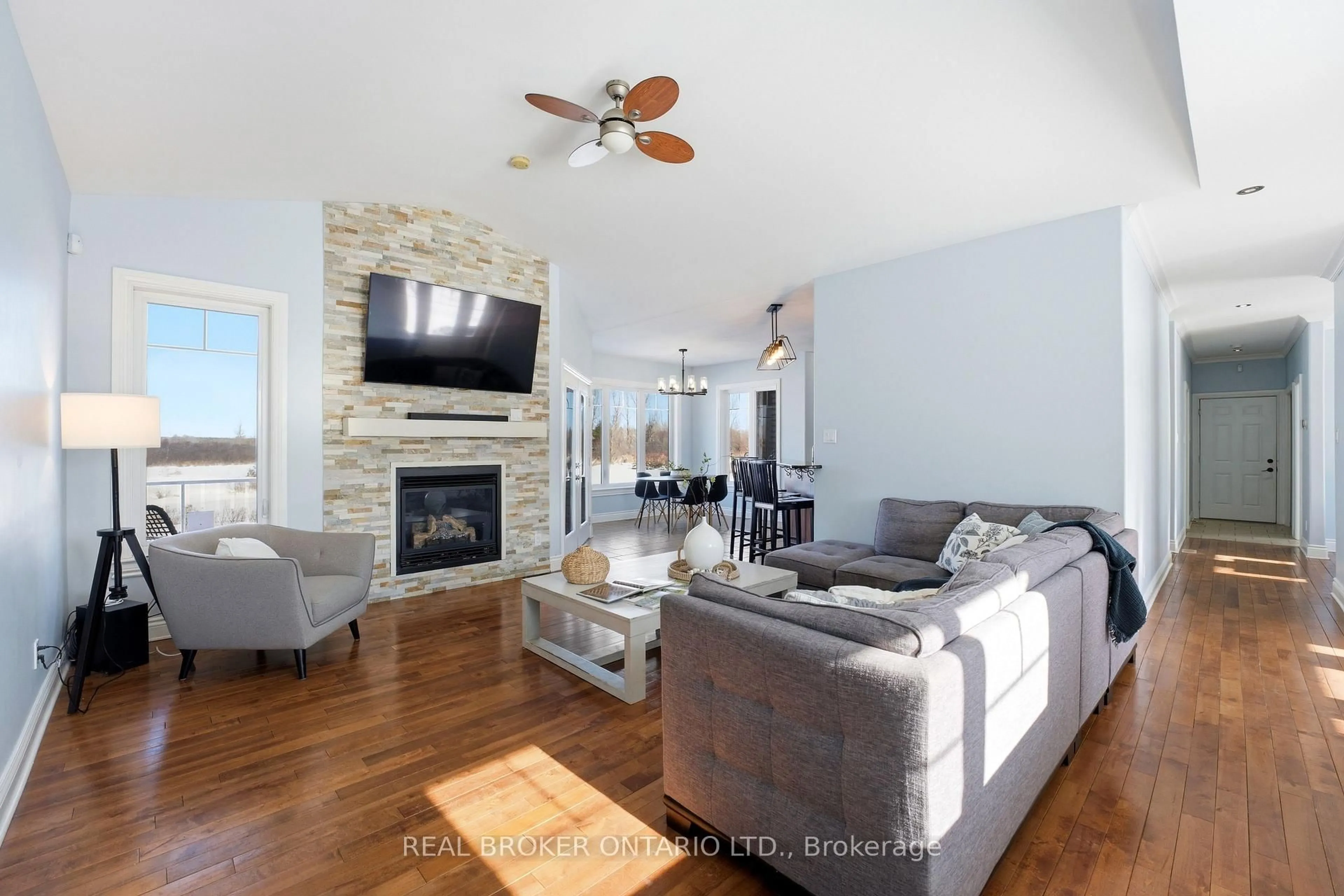 Living room with furniture, unknown for 933 Craig Rd, North Grenville Ontario K0G 1S0