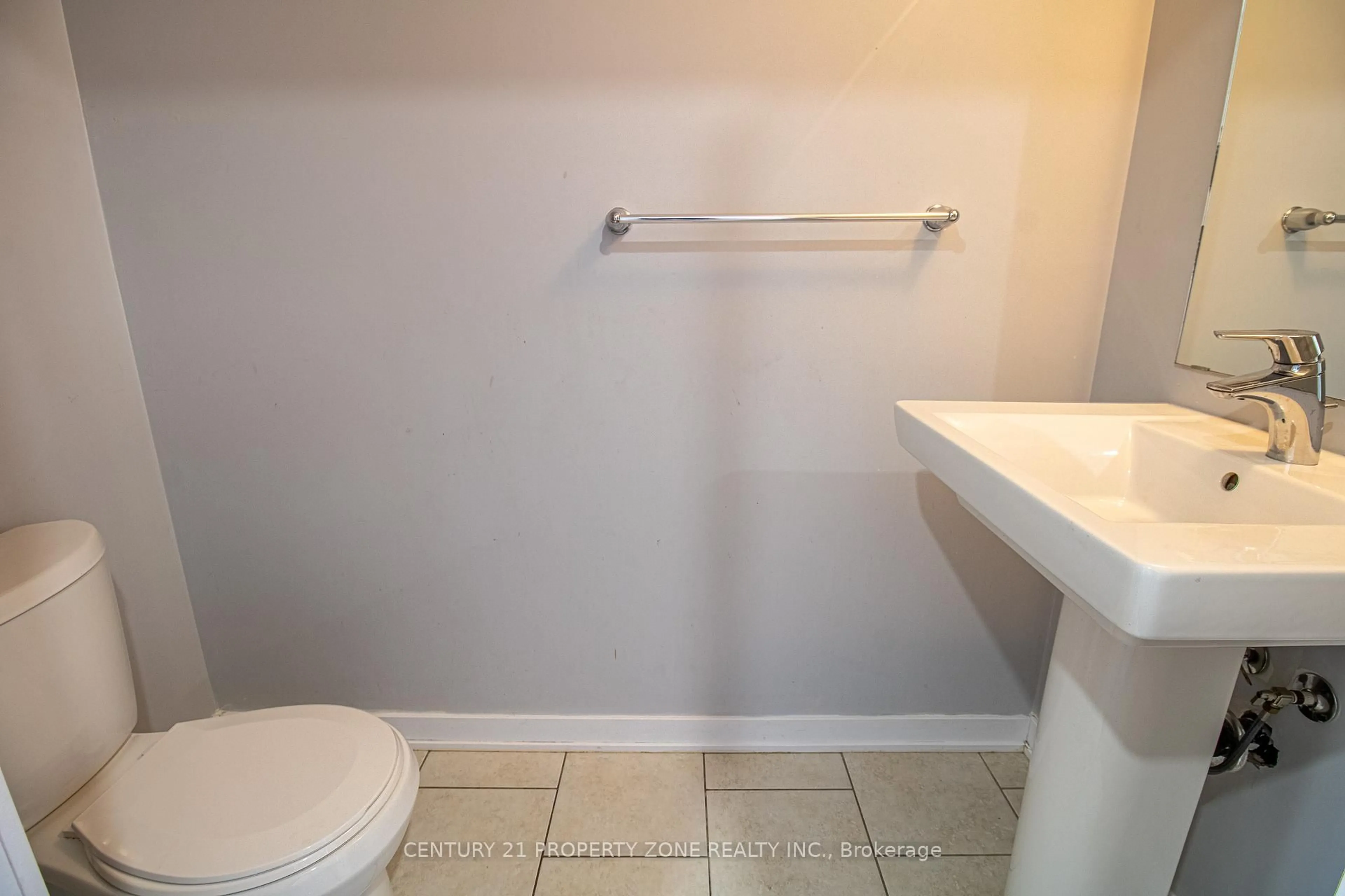 Standard bathroom, unknown for 144 Crafter Cres, Hamilton Ontario L8J 0H8
