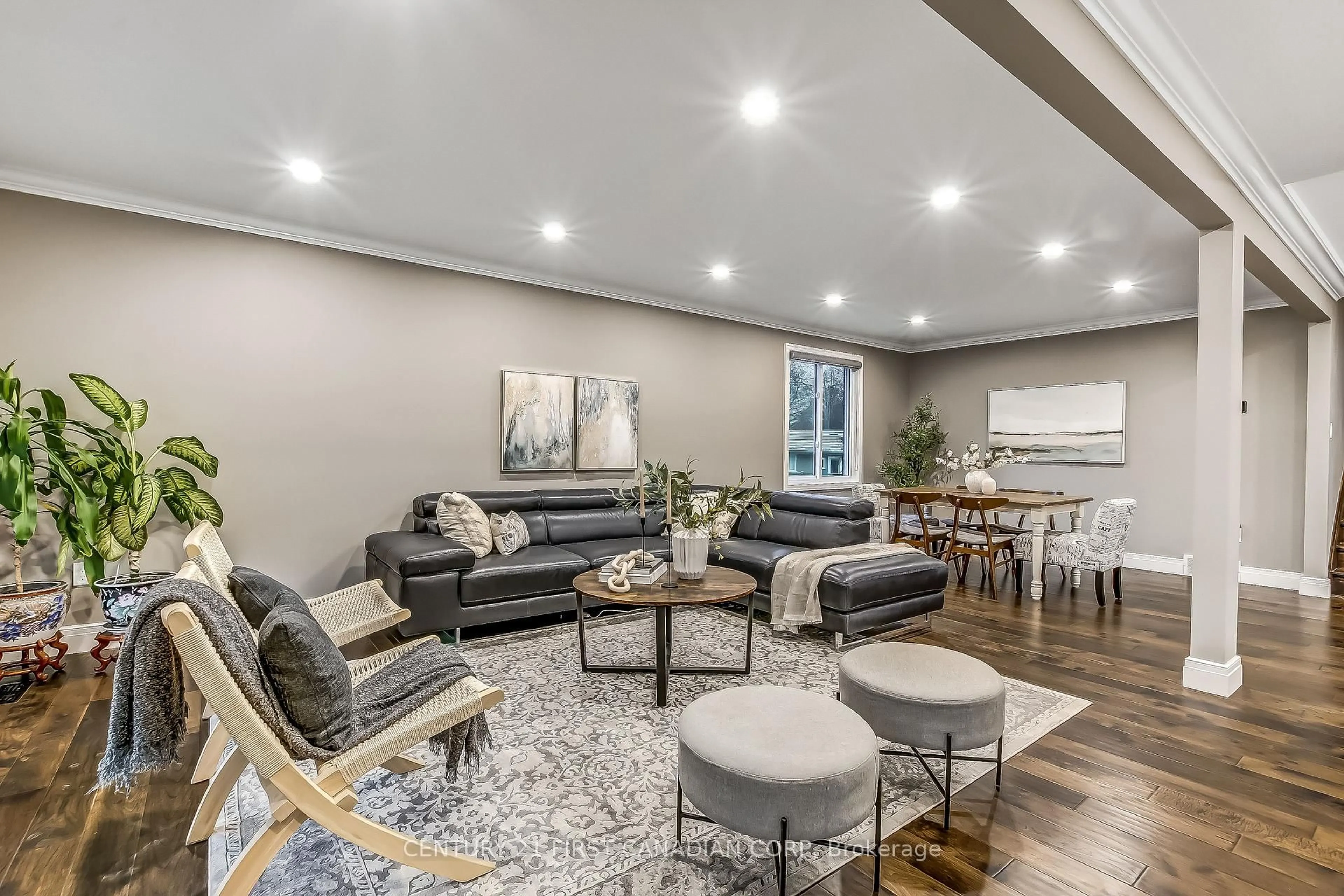 Living room with furniture, unknown for 68 Golfview Cres, London South Ontario N6C 5N5