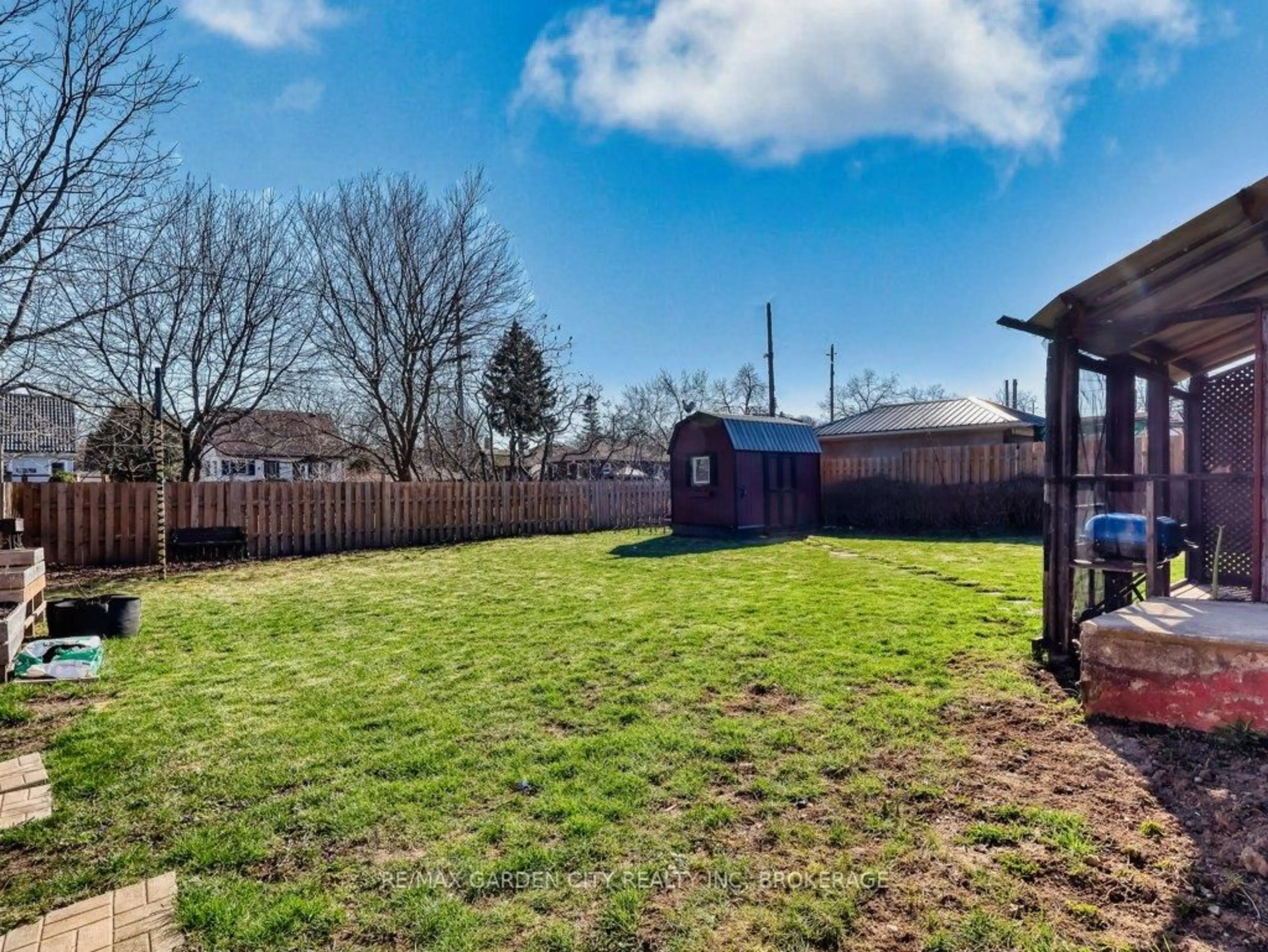 Shed for 52 CARTER St, Port Colborne Ontario L3K 3J6