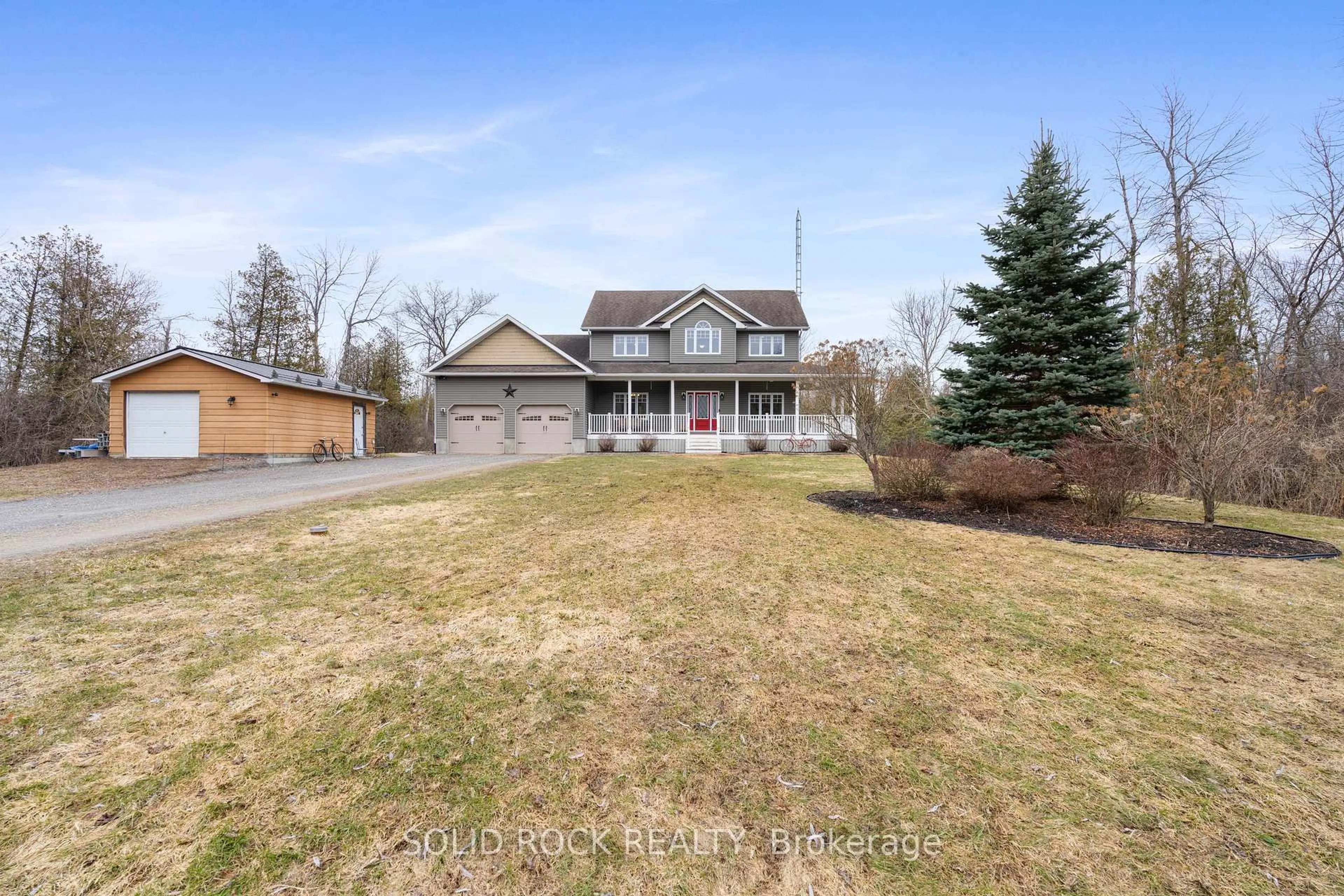 A pic from outside/outdoor area/front of a property/back of a property/a pic from drone, street for 151 Spruce Cres, Carleton Place Ontario K7C 3P1