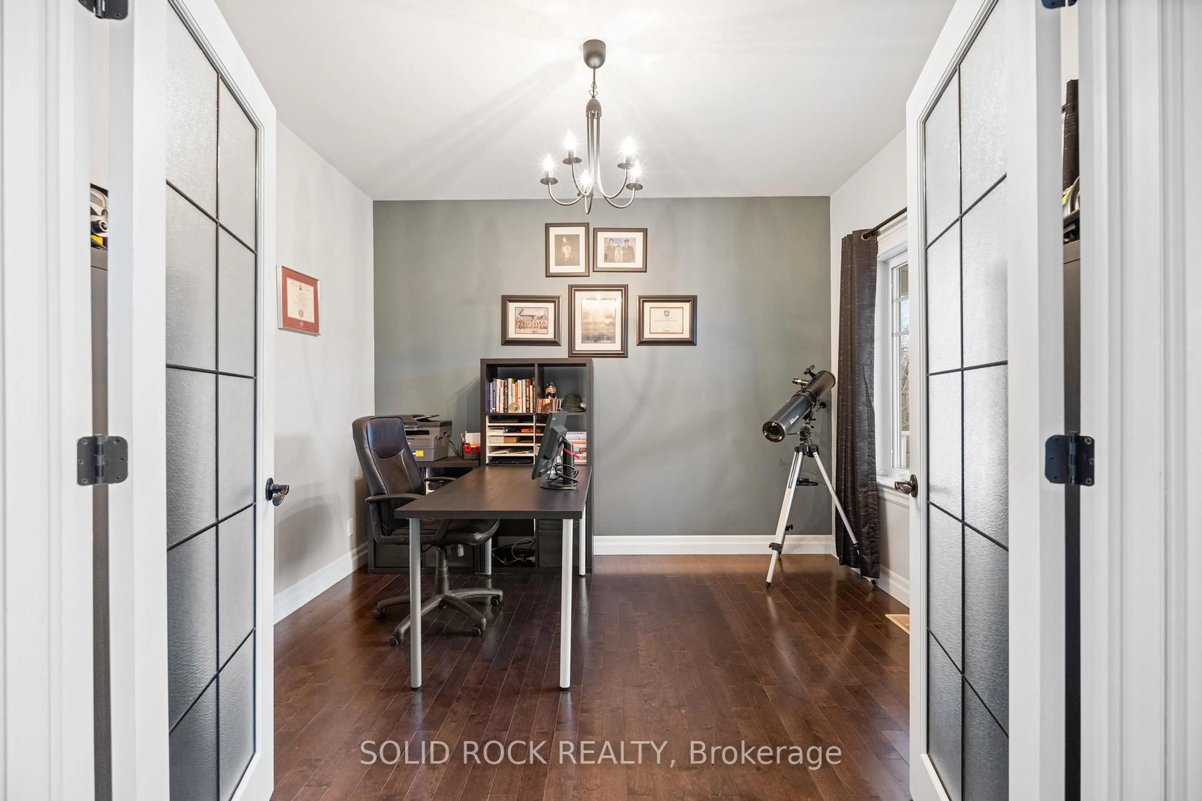 Indoor entryway for 151 Spruce Cres, Carleton Place Ontario K7C 3P1