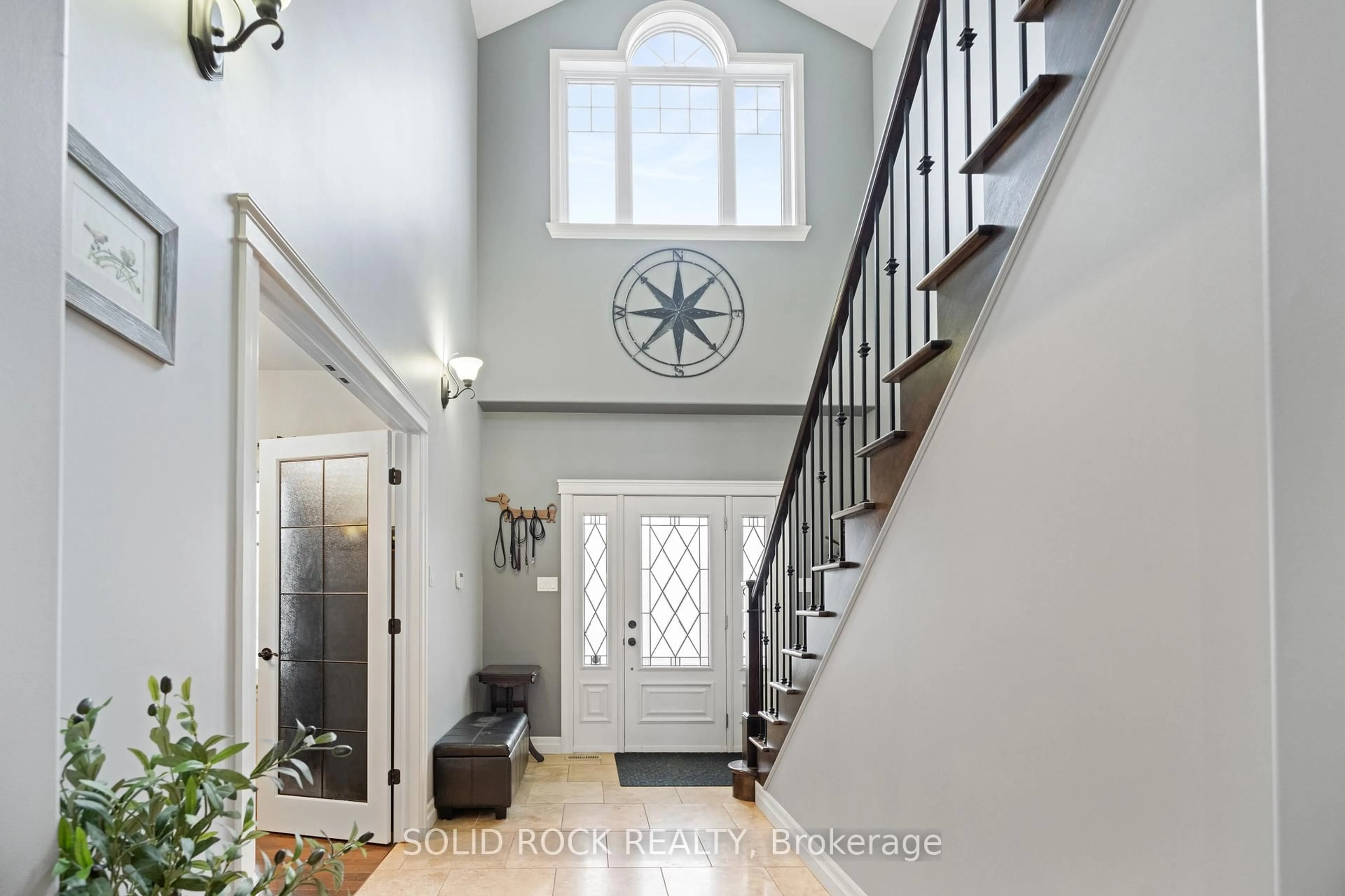 Indoor entryway for 151 Spruce Cres, Carleton Place Ontario K7C 3P1