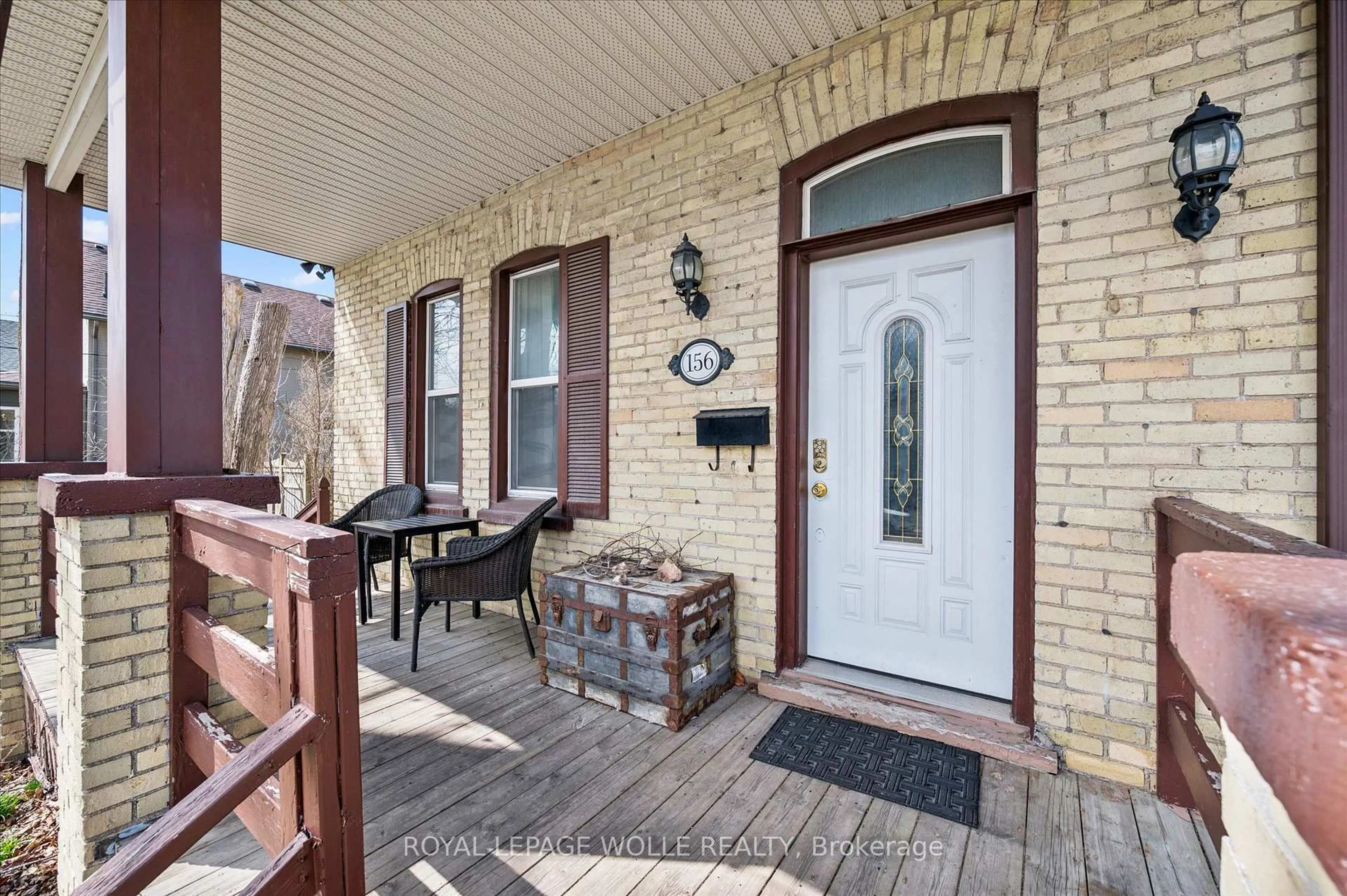 Unknown for 156 Wellington St, Kitchener Ontario N2H 5K1