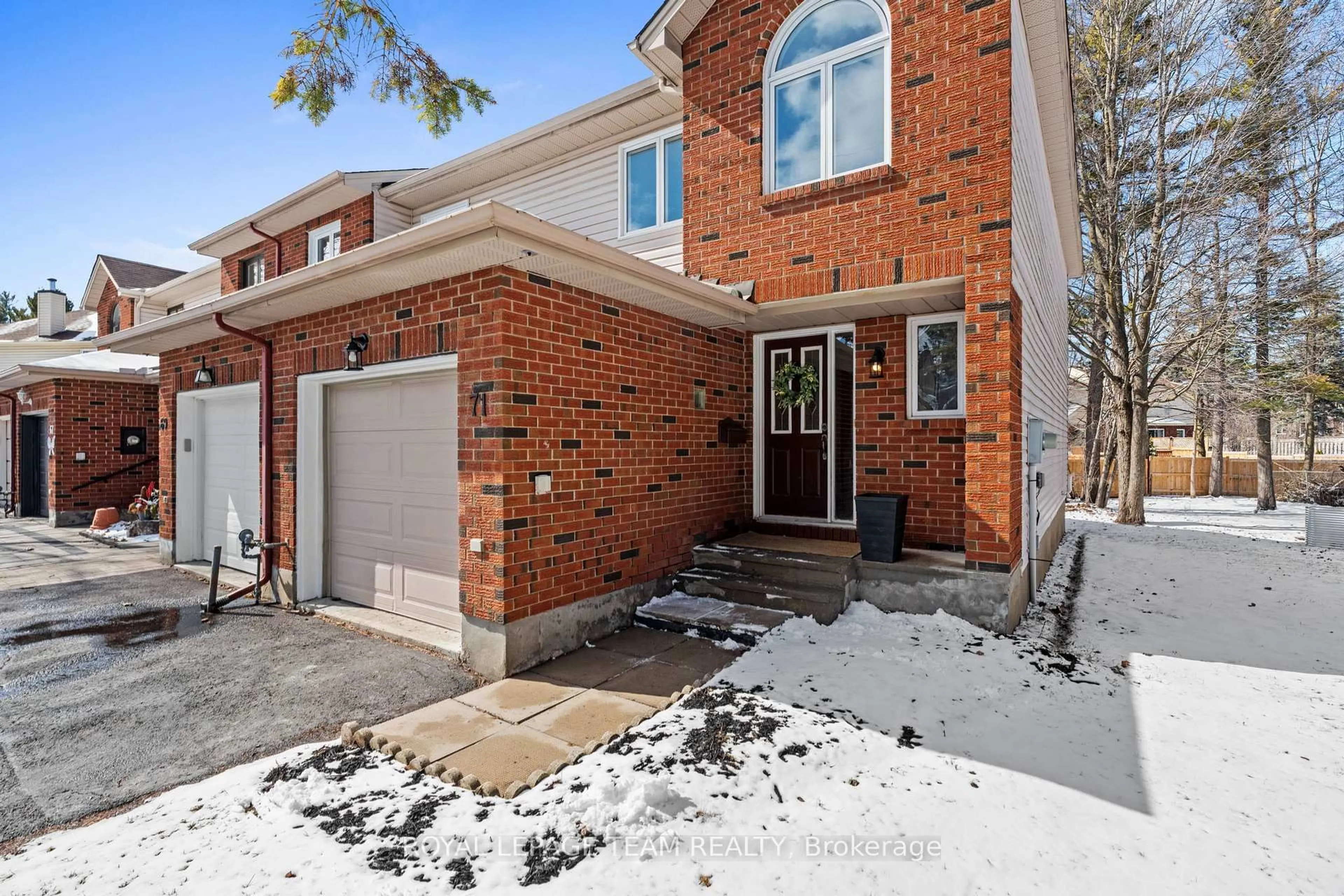 Home with brick exterior material, street for 71 Furlong Cres, Ottawa Ontario K2M 2H9