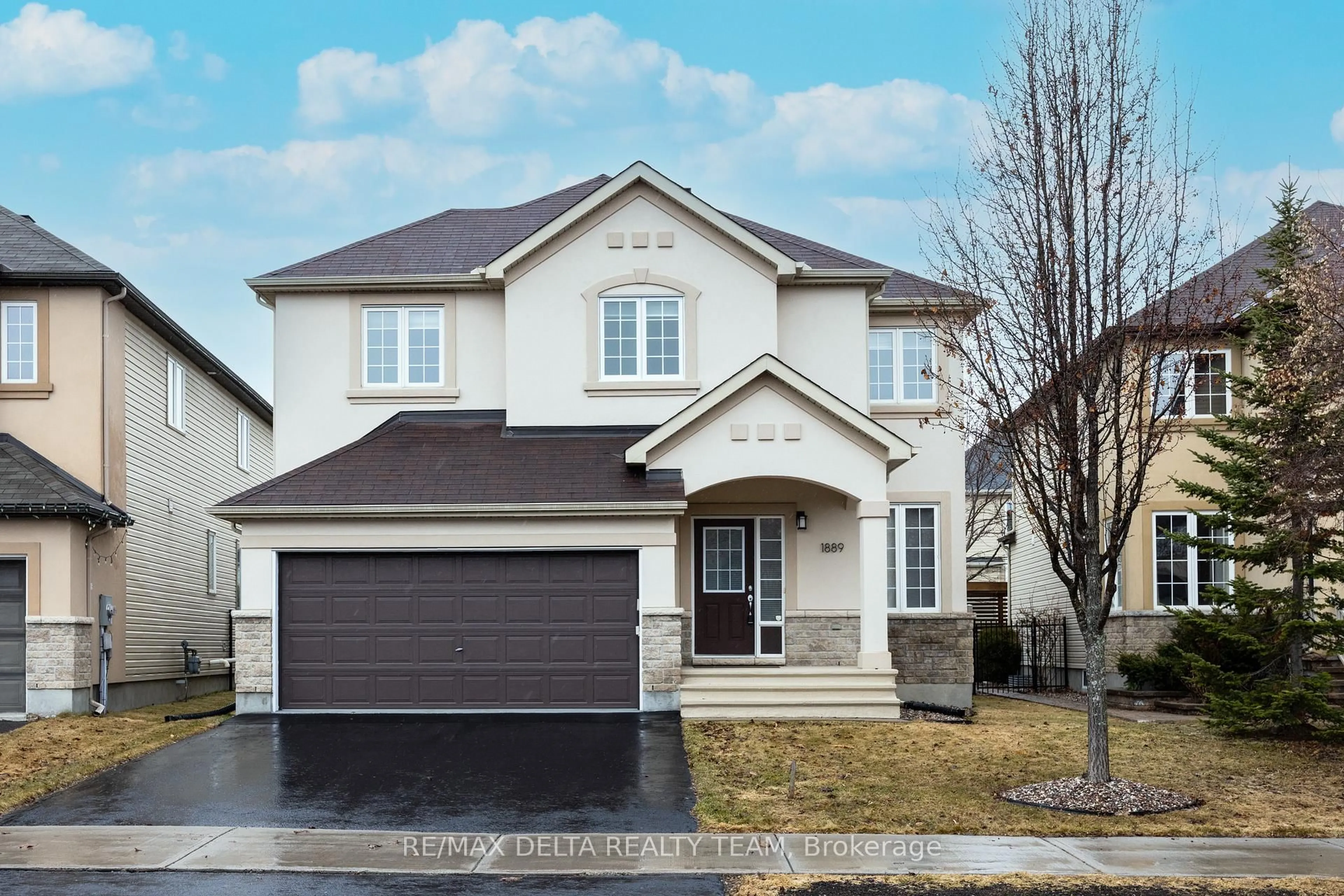 Home with vinyl exterior material, street for 1889 Montmere Ave, Ottawa Ontario K4A 0E7