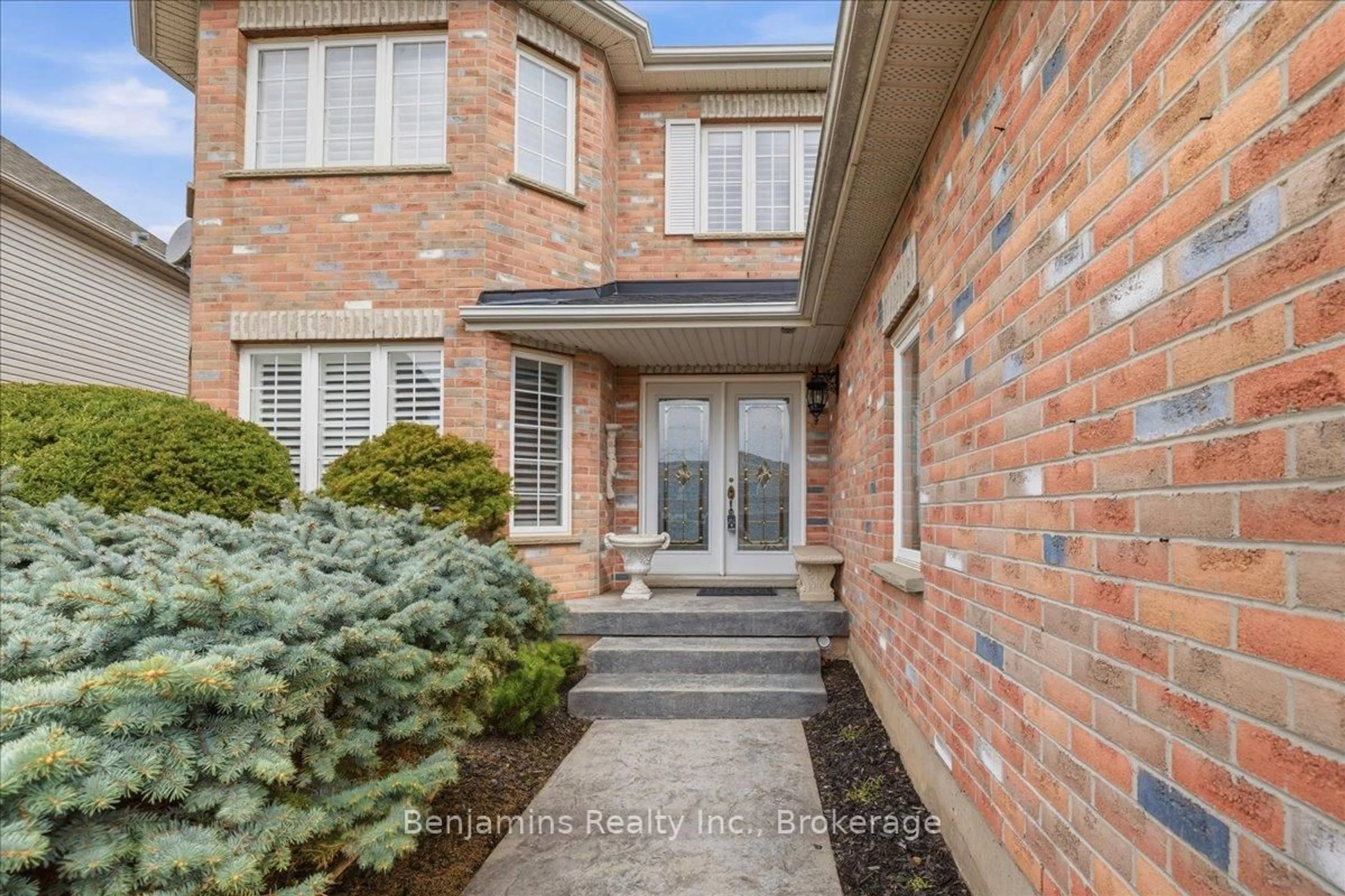 Home with brick exterior material, street for 54 Woodcrest Crt, Kitchener Ontario N2P 2K2