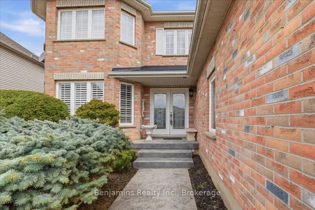 54 Woodcrest Crt, Kitchener 4