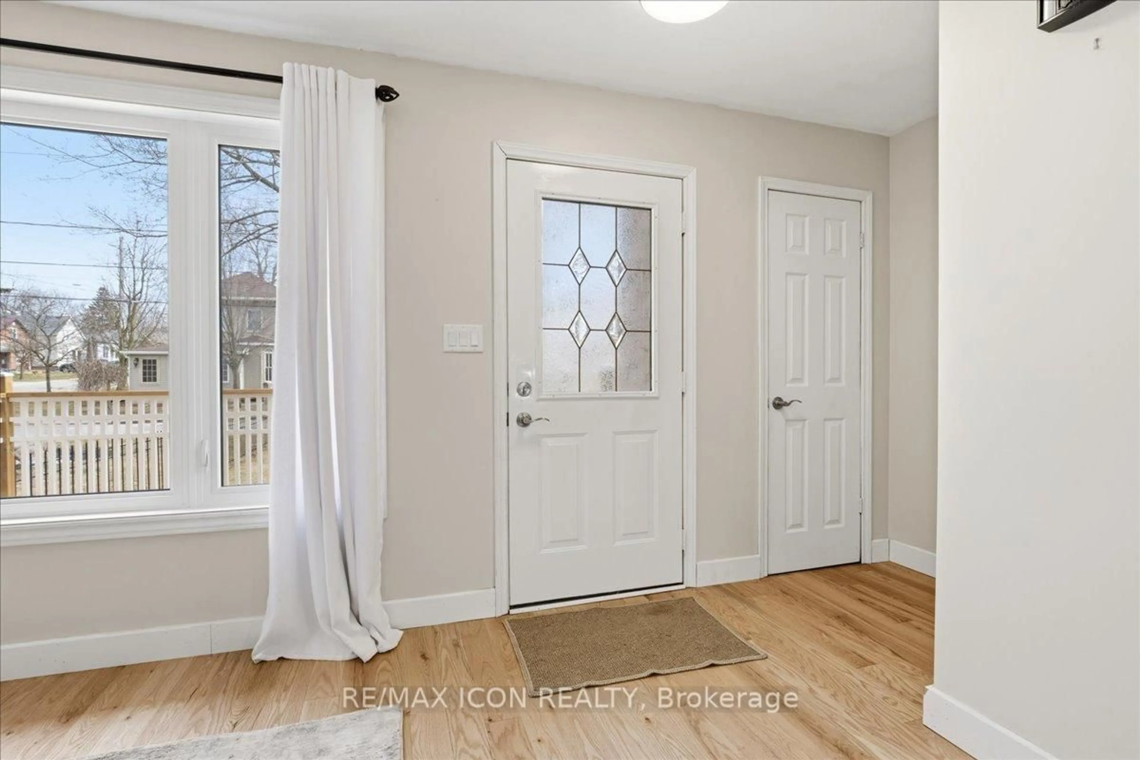 Indoor entryway for 47 Bexley St, Woodstock Ontario N4S 5X6