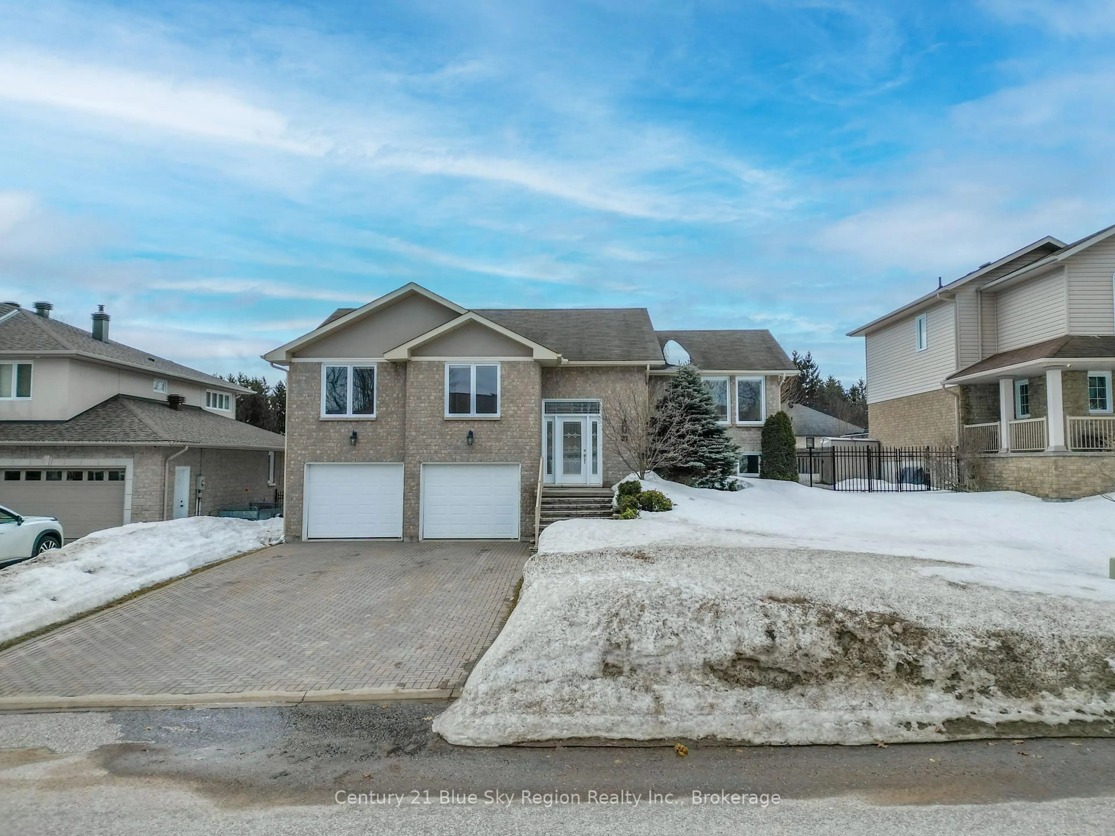 Unknown for 31 Vermont Cres, North Bay Ontario P1C 1L5