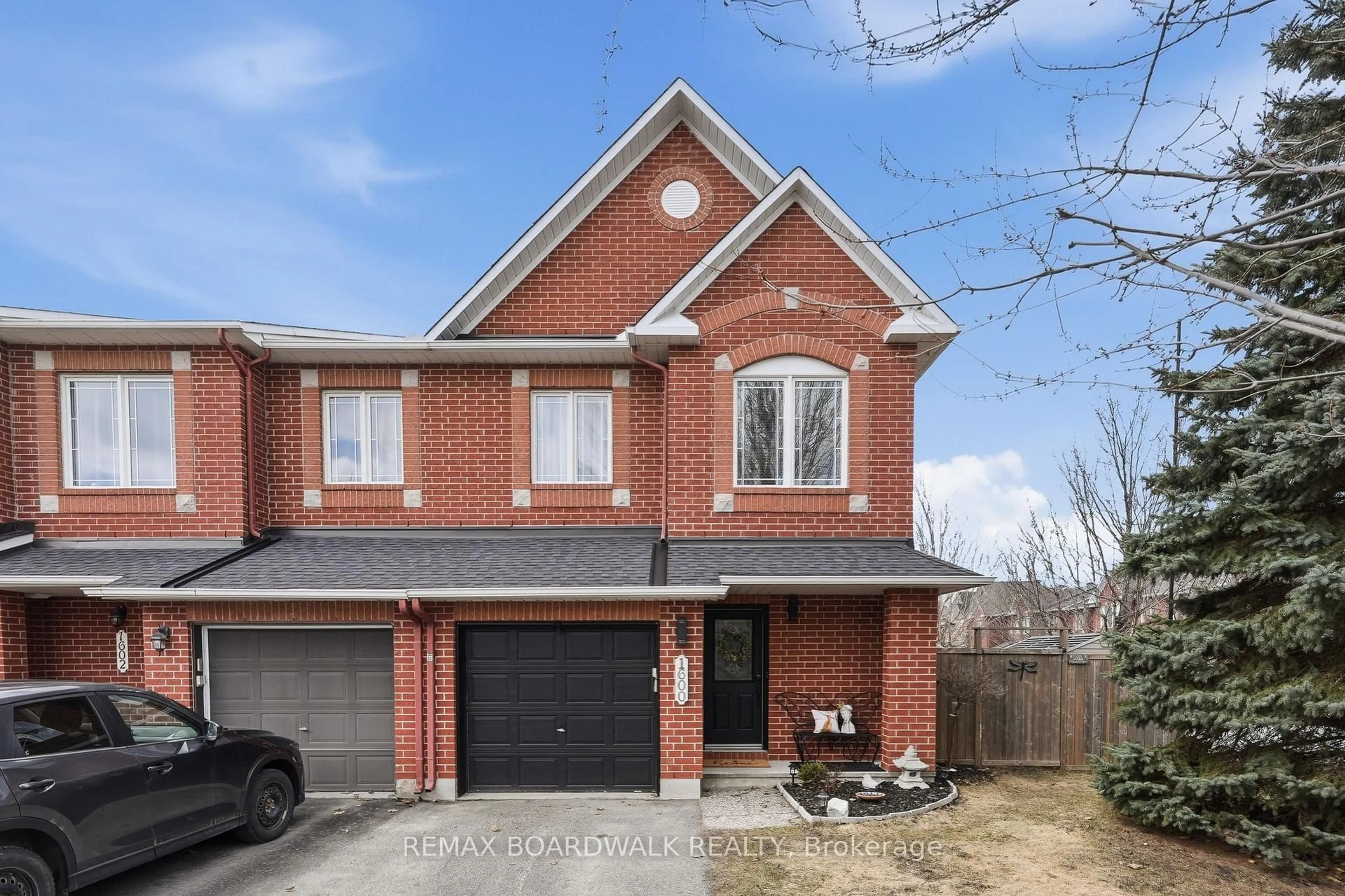 Home with brick exterior material, street for 1600 Henri Lauzon St, Ottawa Ontario K1C 7R6