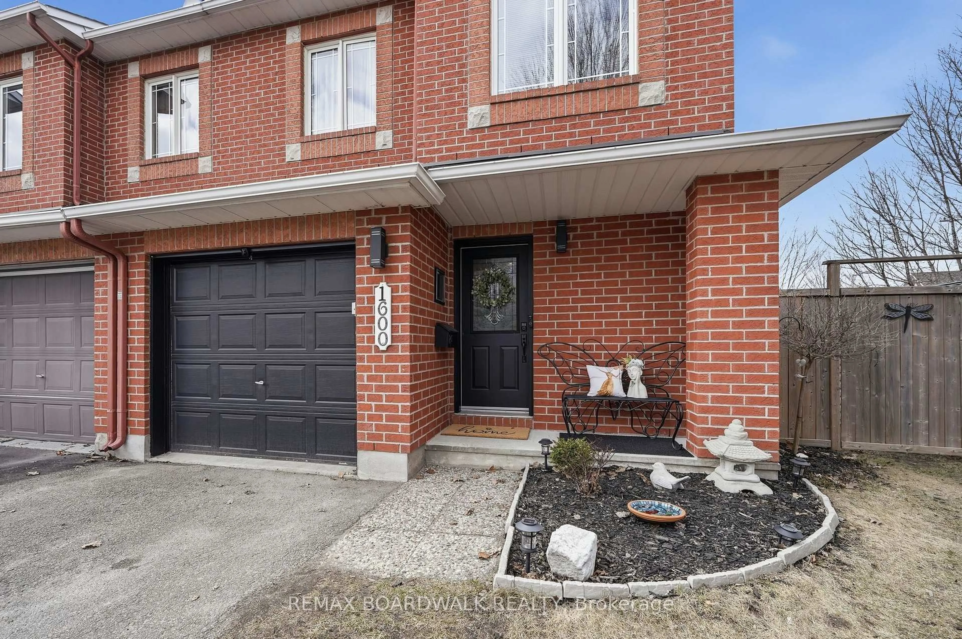 Home with brick exterior material, street for 1600 Henri Lauzon St, Ottawa Ontario K1C 7R6