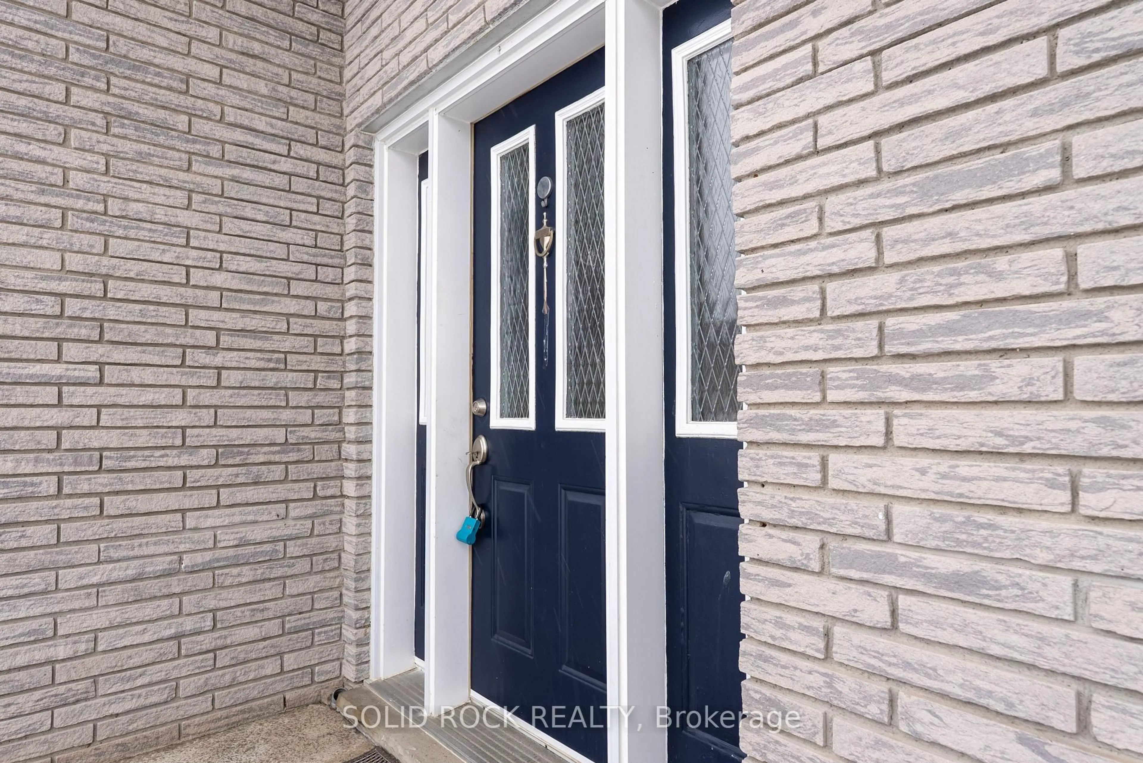 Indoor entryway for 169 Church St, West Nipissing Ontario P2B 1H6