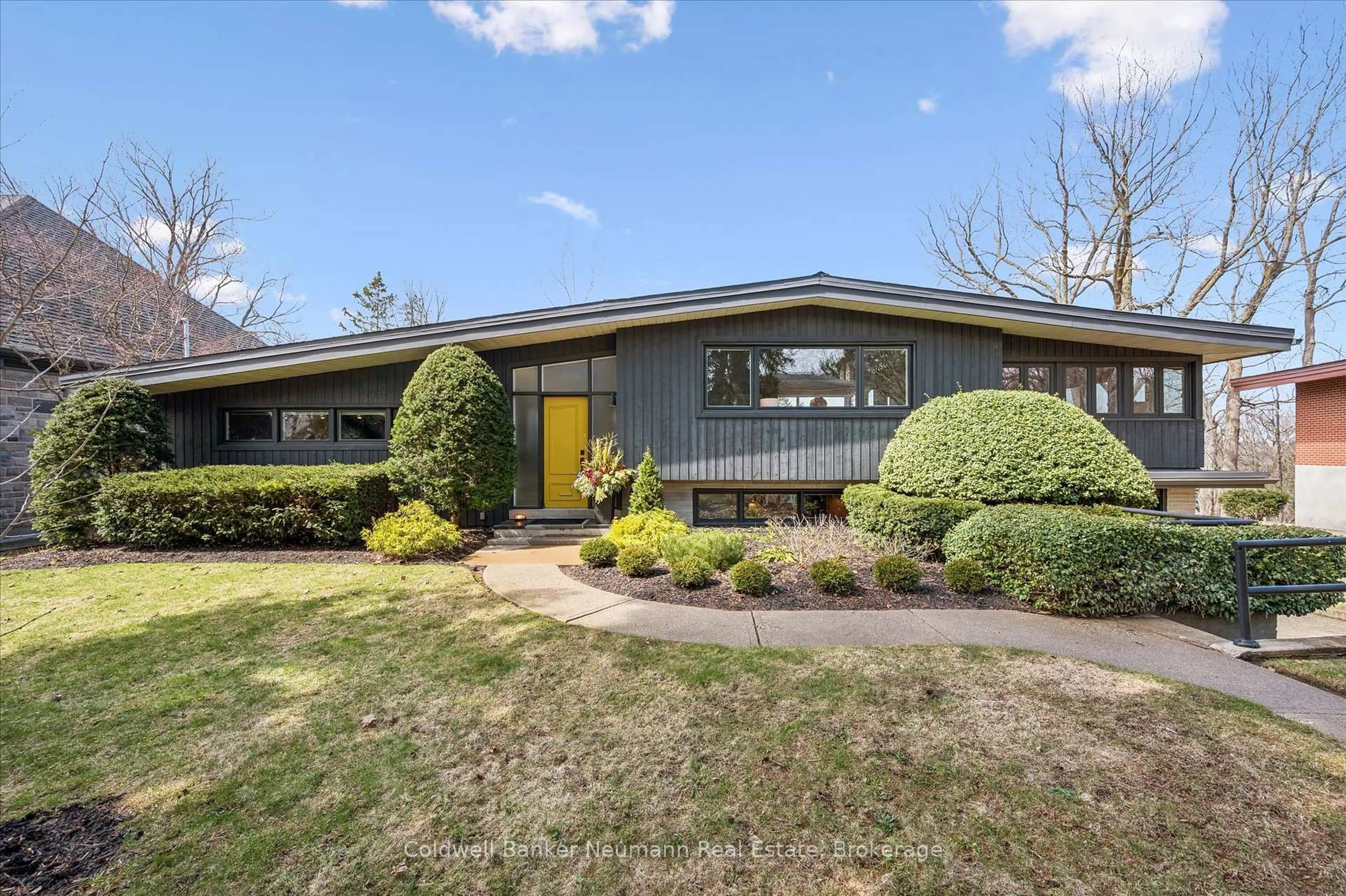 Unknown for 20 Harcourt Dr, Guelph Ontario N1G 1J6