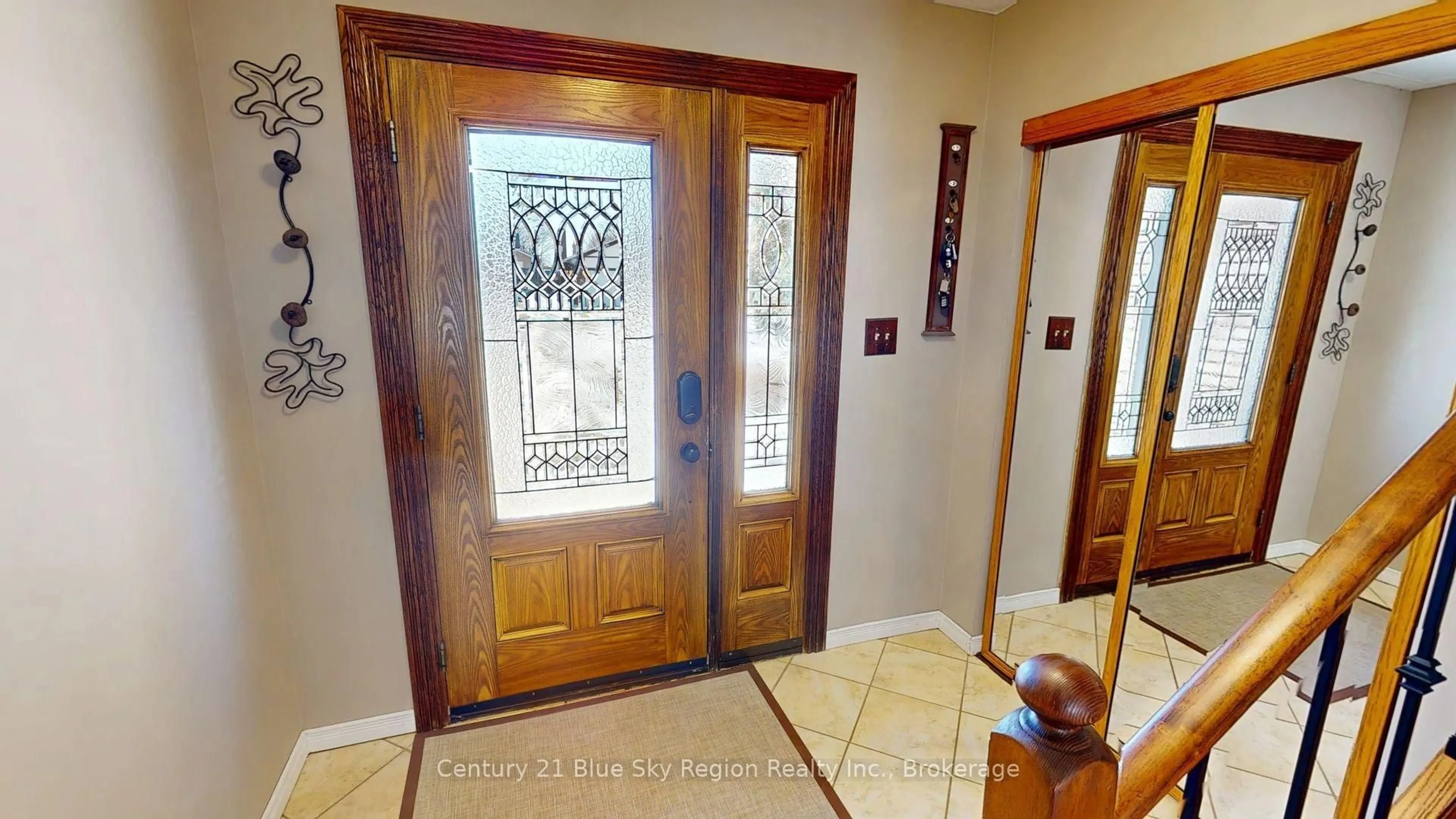 Indoor entryway for 25 Carriage Cres, North Bay Ontario P1C 1G5