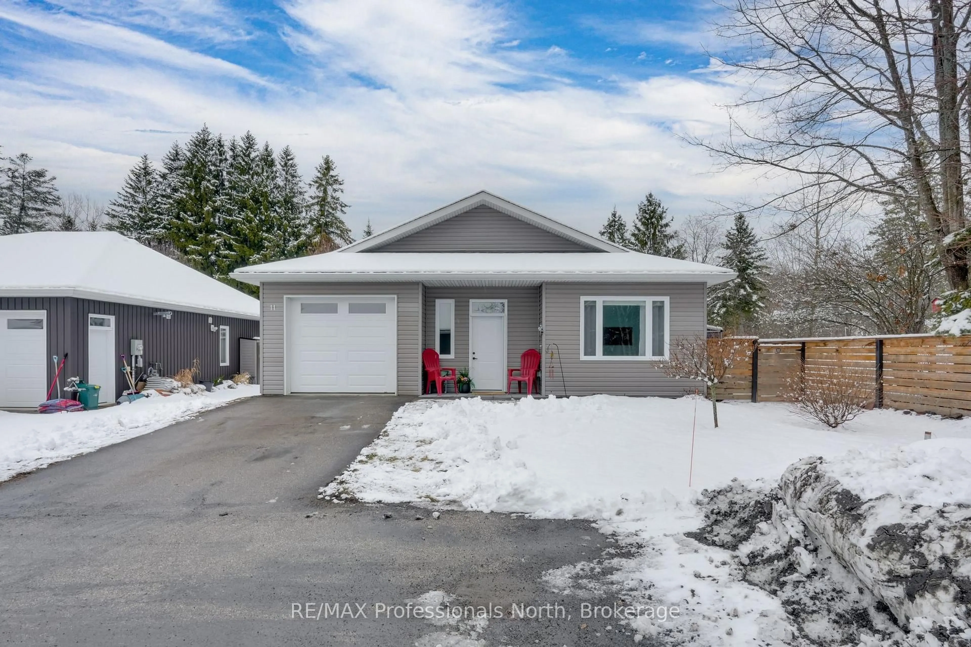 Home with vinyl exterior material, street for 11 Autumn Lane, Huntsville Ontario P1H 0C7