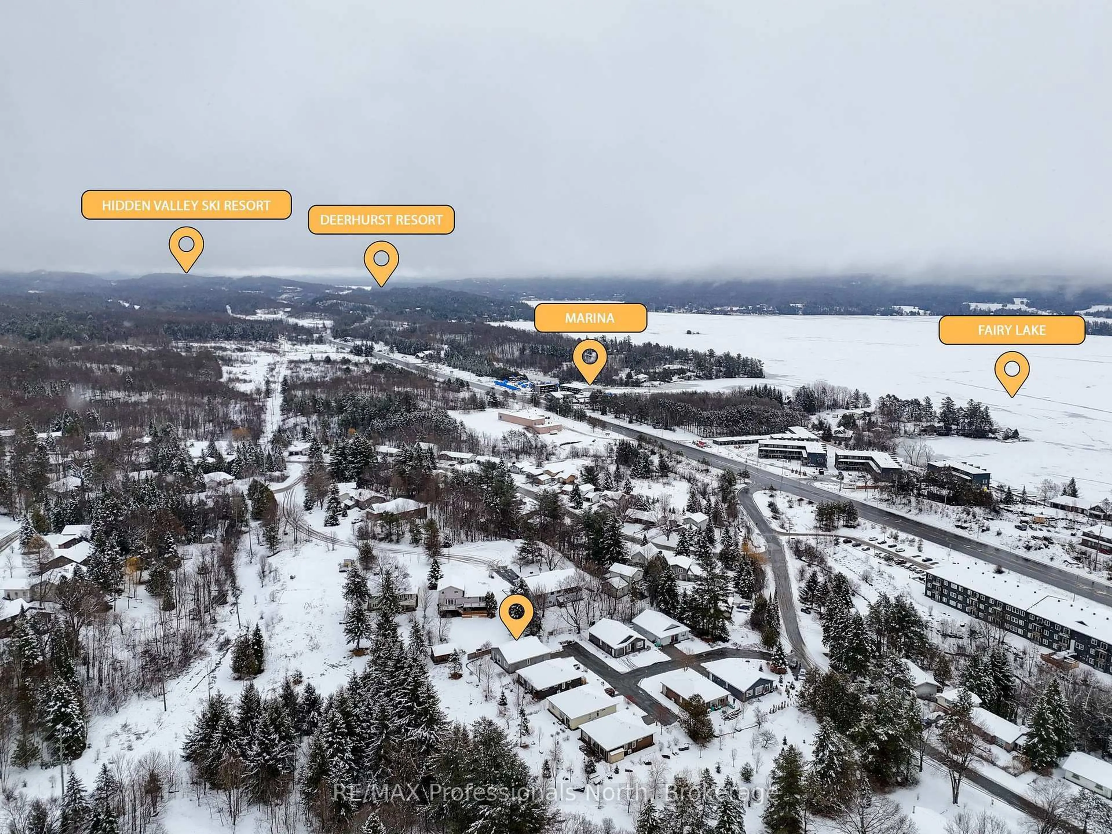 A pic from outside/outdoor area/front of a property/back of a property/a pic from drone, unknown for 11 Autumn Lane, Huntsville Ontario P1H 0C7