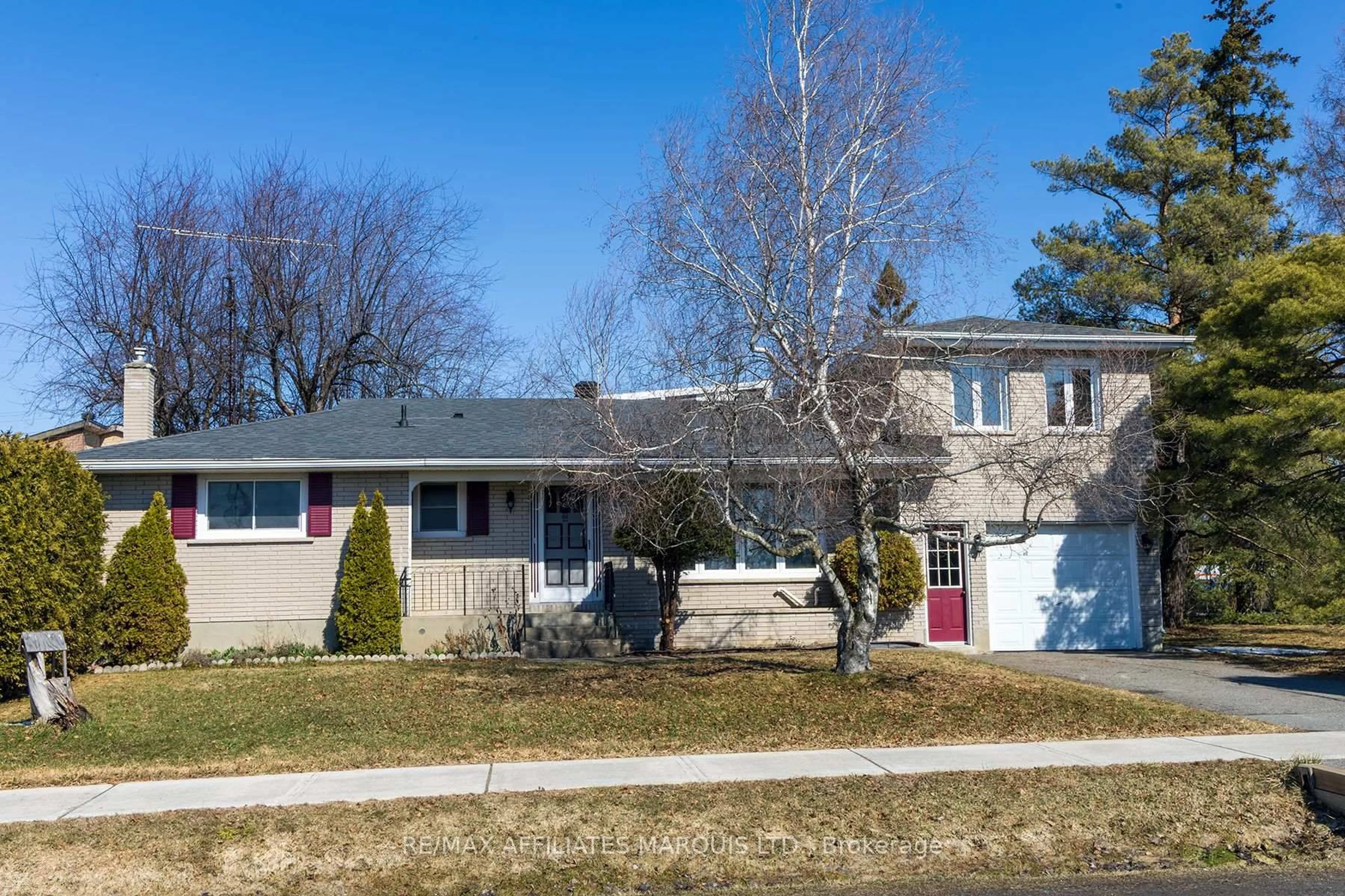 Home with vinyl exterior material, street for 66 Fifth St, South Dundas Ontario K0C 1X0