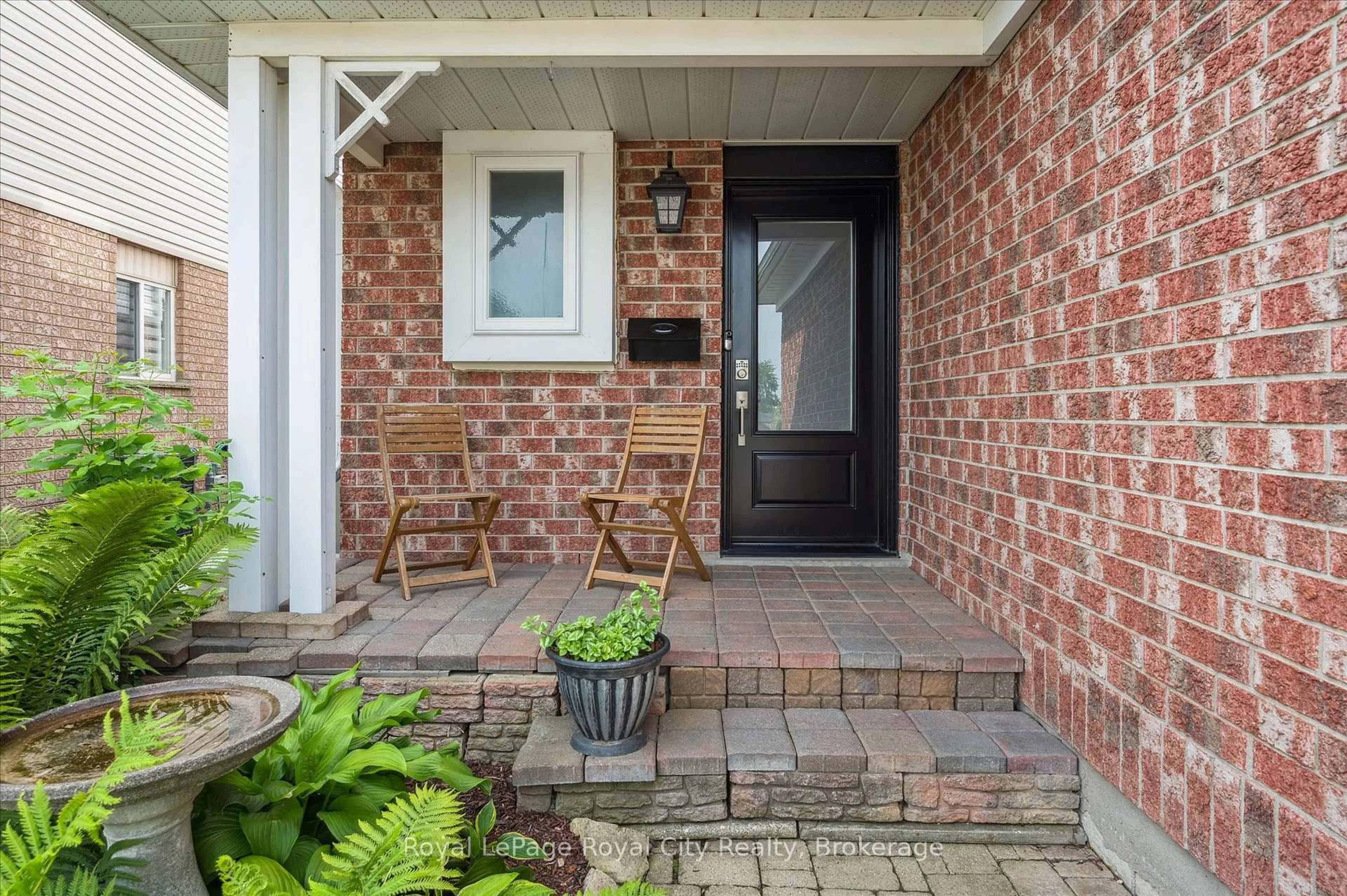 Unknown for 22 Thompson Dr, Guelph Ontario N1E 7A5