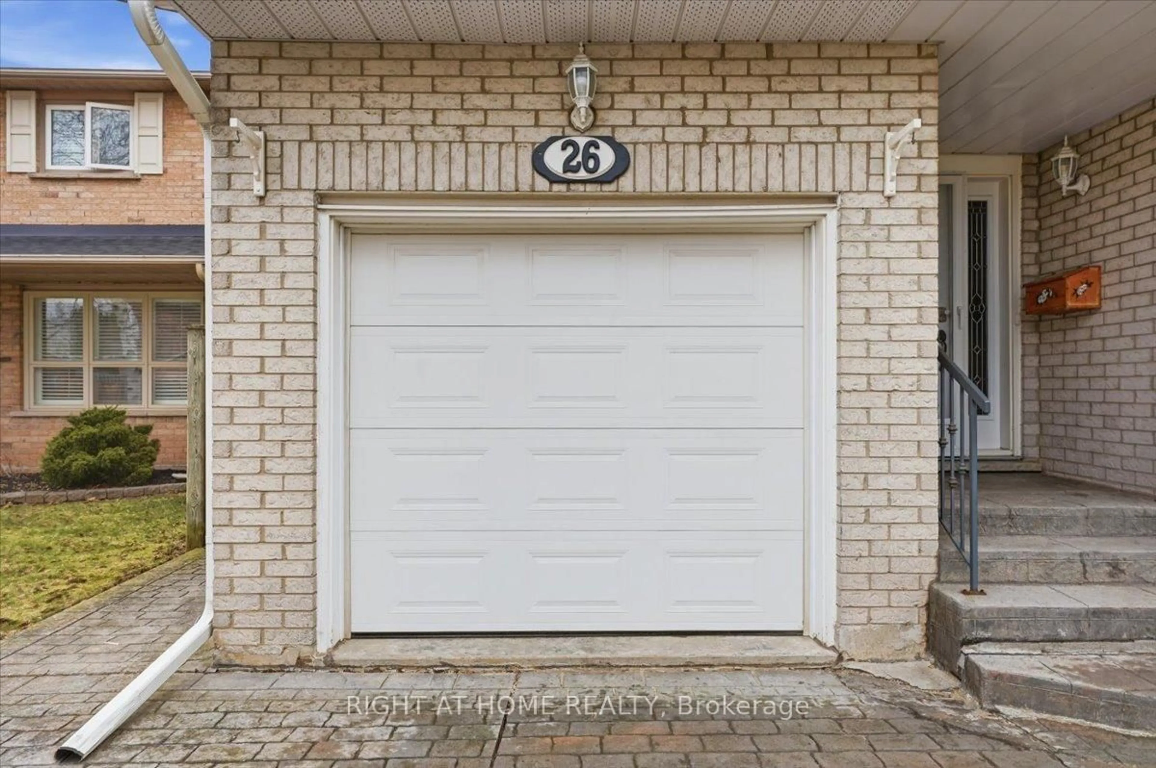 Indoor garage for 26 Ellington Ave, Hamilton Ontario L8E 4E9