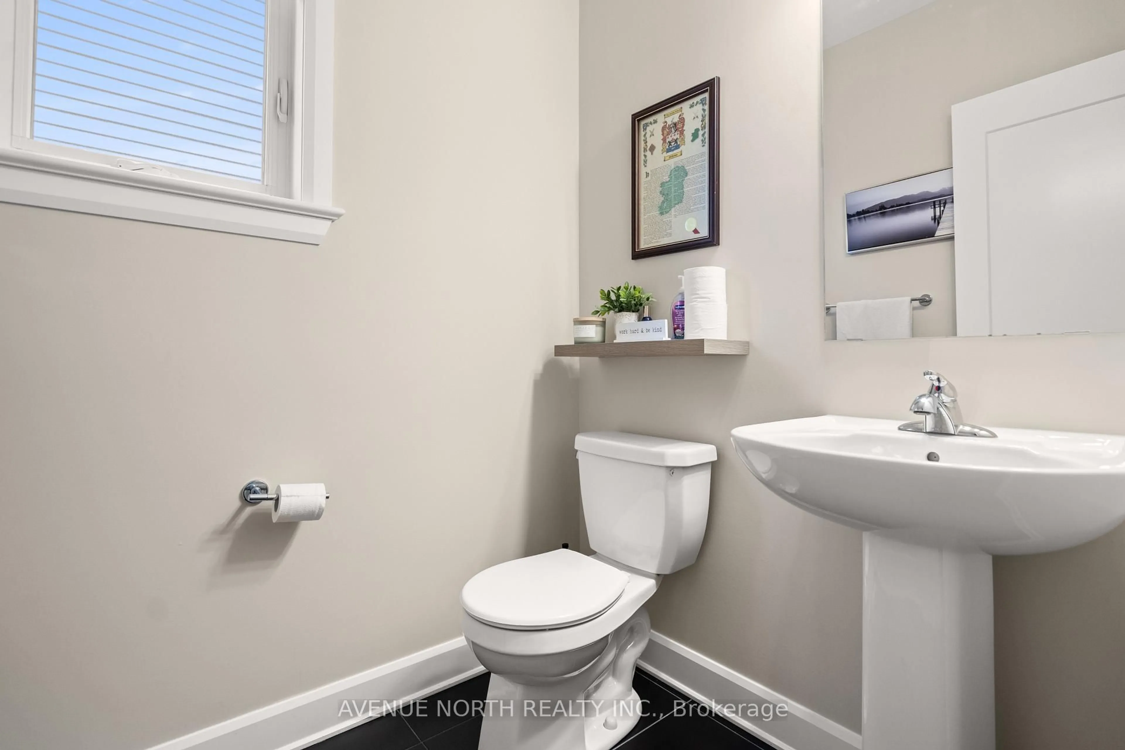 Standard bathroom, ceramic/tile floor for 809 GAMBLE Dr, Russell Ontario K4R 0G6