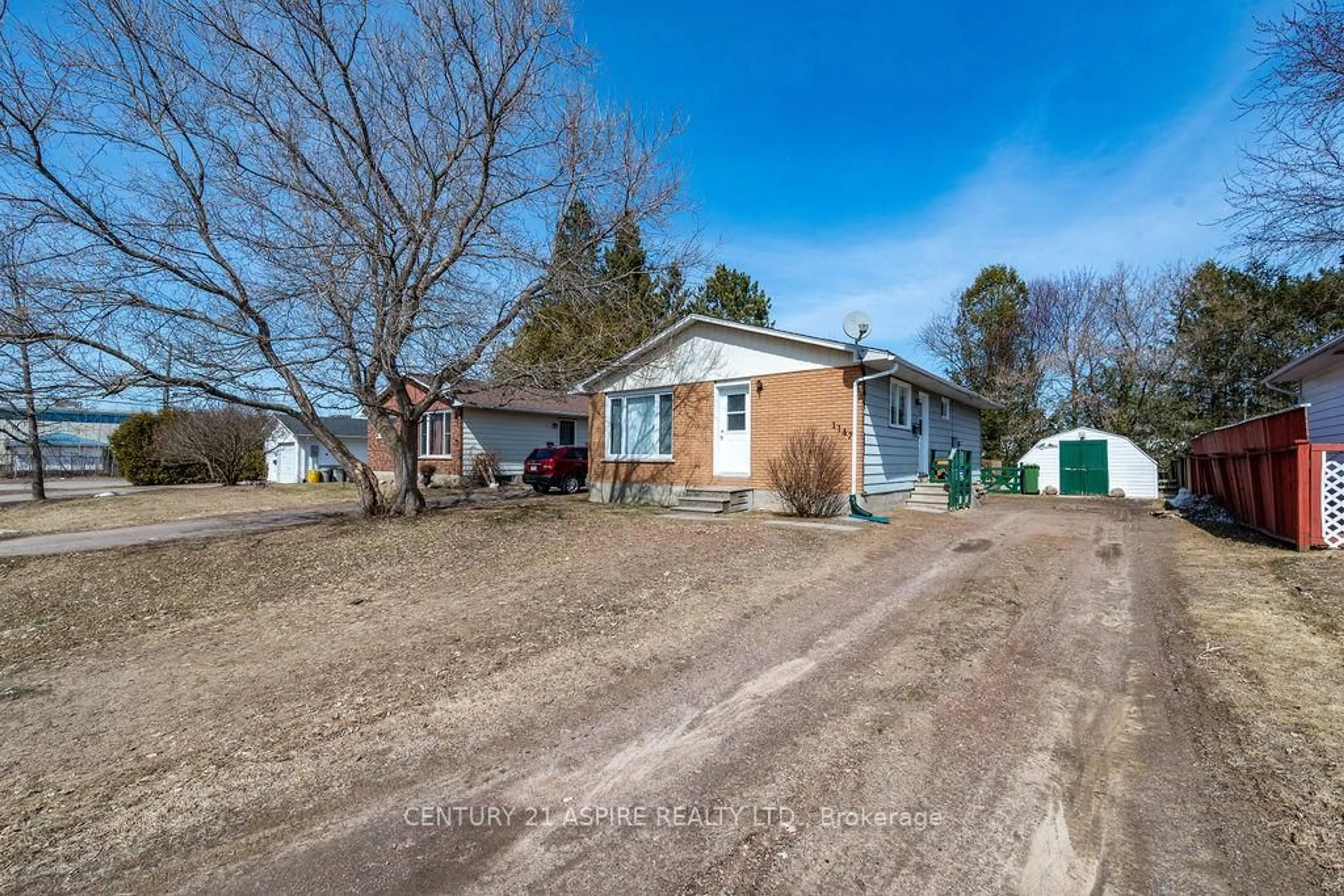 A pic from outside/outdoor area/front of a property/back of a property/a pic from drone, street for 1147 Boundary Rd, Pembroke Ontario K8A 7T9