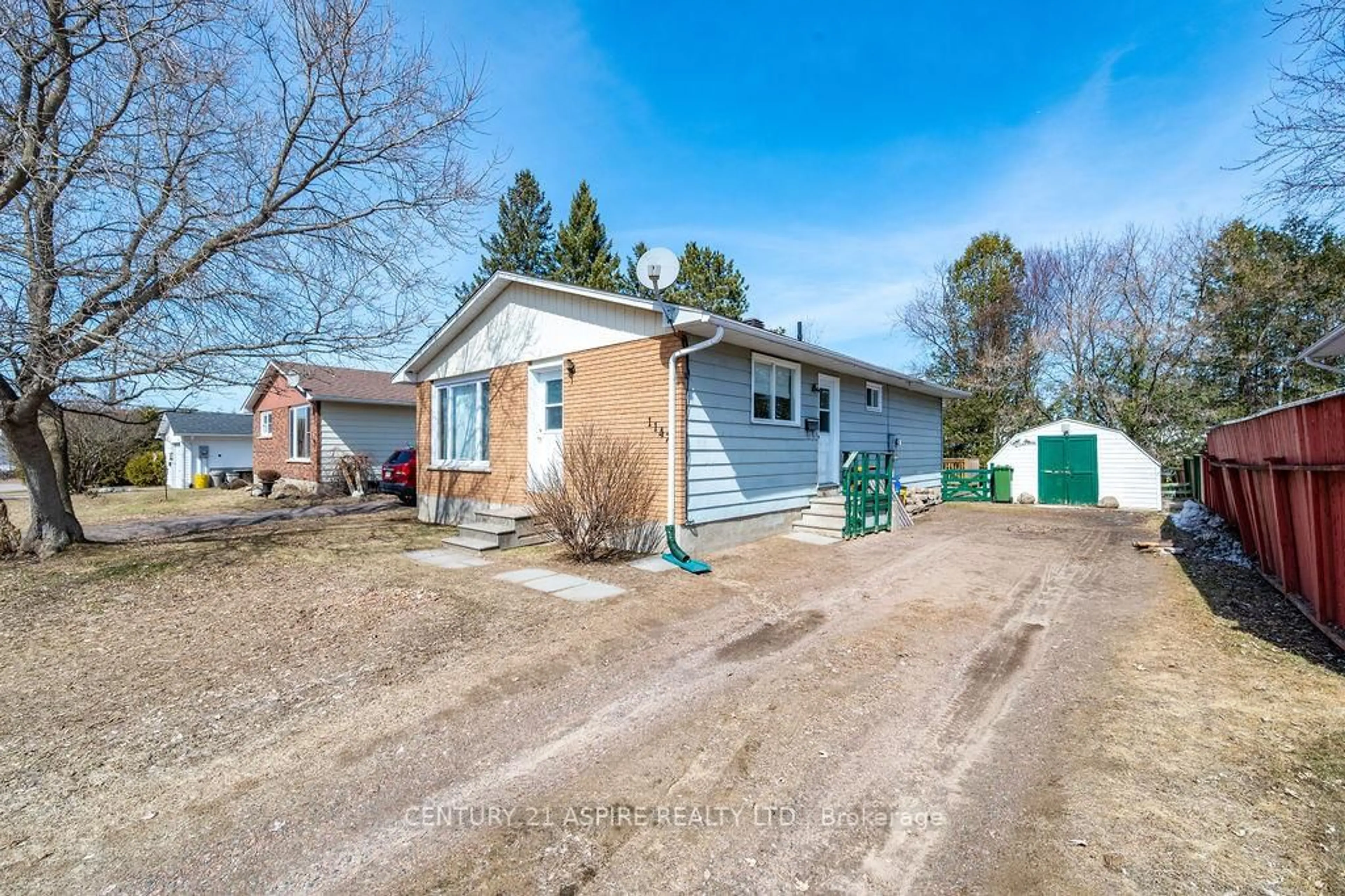 A pic from outside/outdoor area/front of a property/back of a property/a pic from drone, street for 1147 Boundary Rd, Pembroke Ontario K8A 7T9