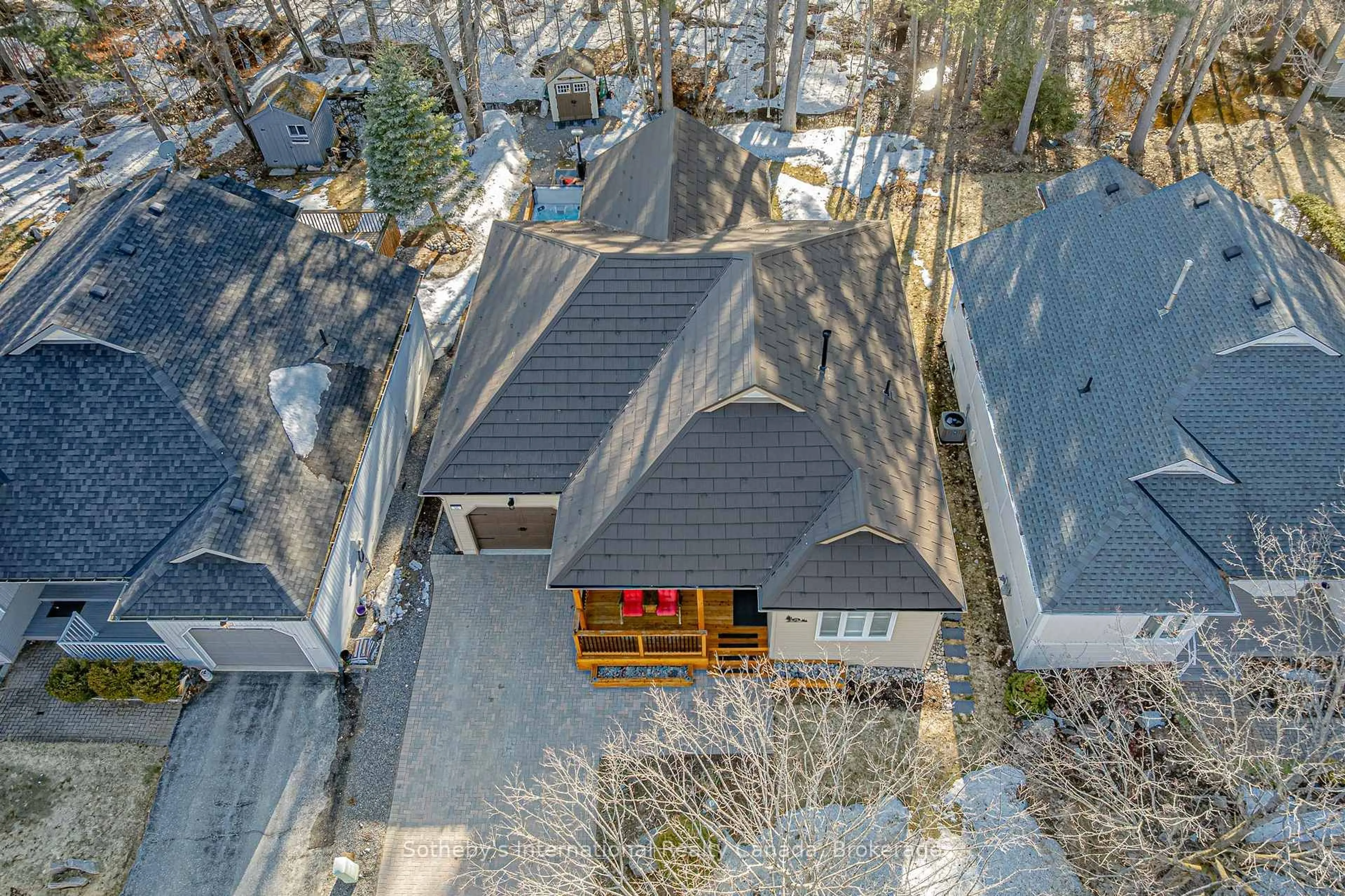 A pic from outside/outdoor area/front of a property/back of a property/a pic from drone, street for 35 Pineridge Gate, Gravenhurst Ontario P1P 1Y4