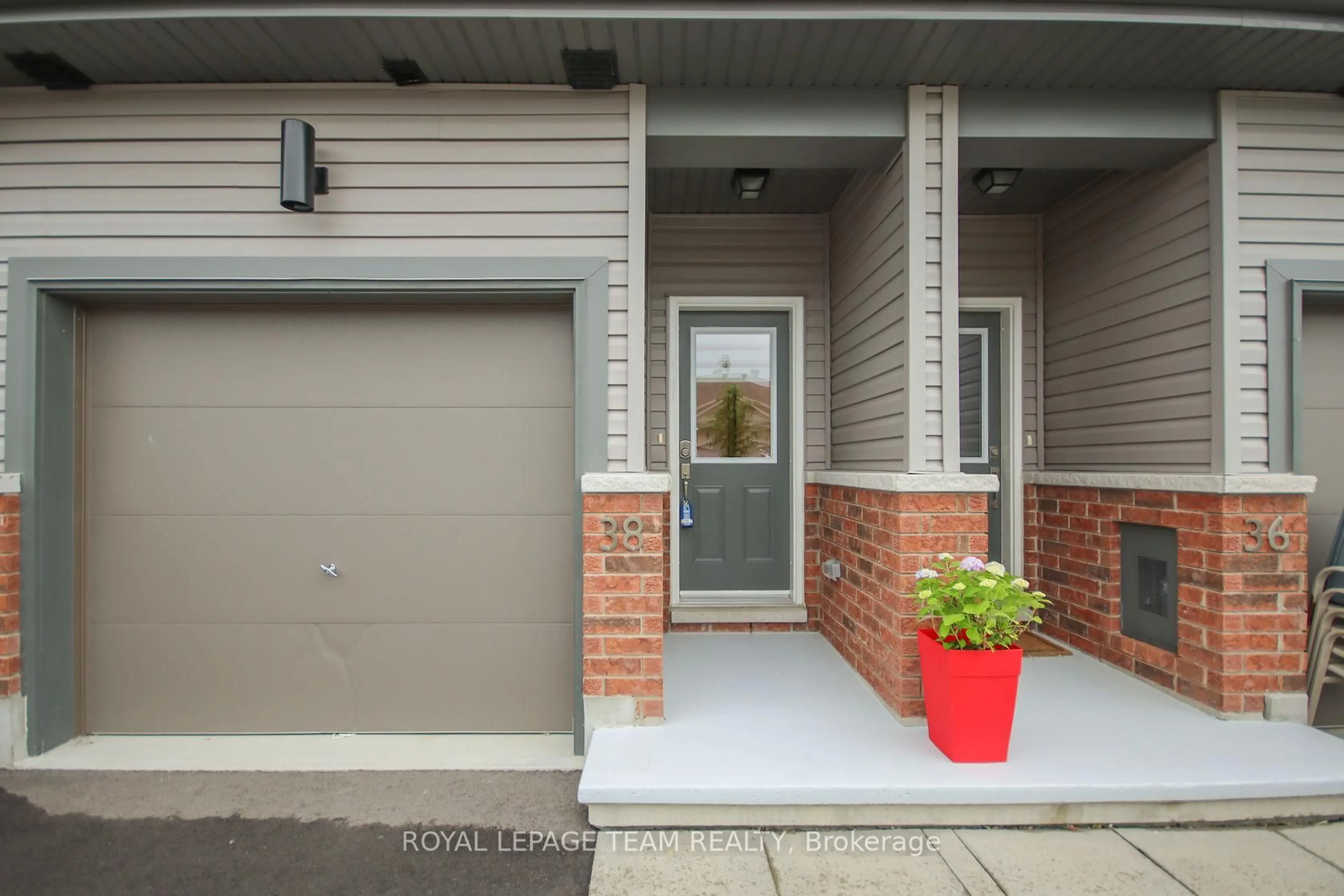 Indoor entryway for 38 Mona Mcbride Dr, Arnprior Ontario K7S 0C6