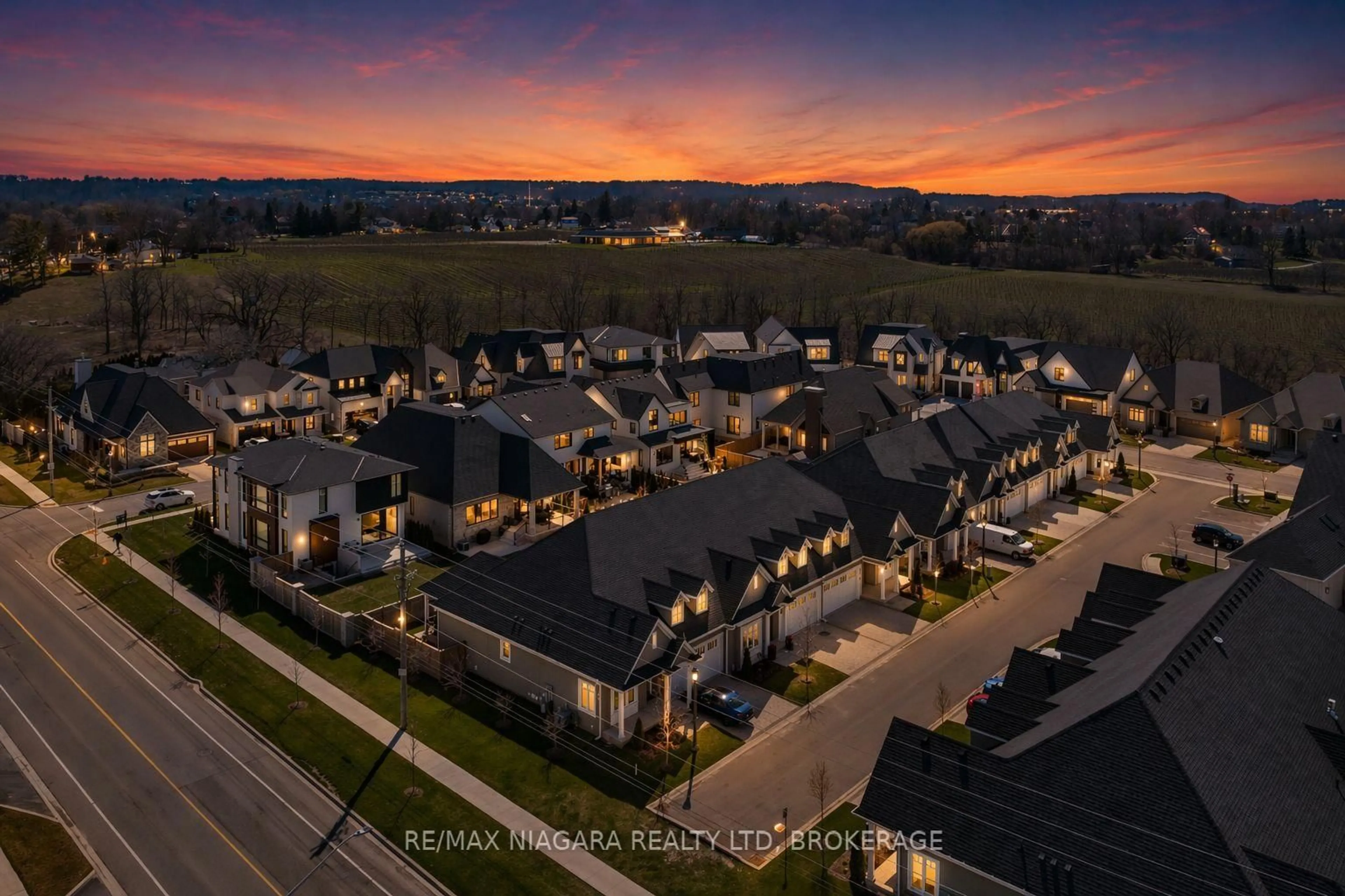 A pic from outside/outdoor area/front of a property/back of a property/a pic from drone, unknown for 14 Mills Lane, Niagara-on-the-Lake Ontario L0S 1J1