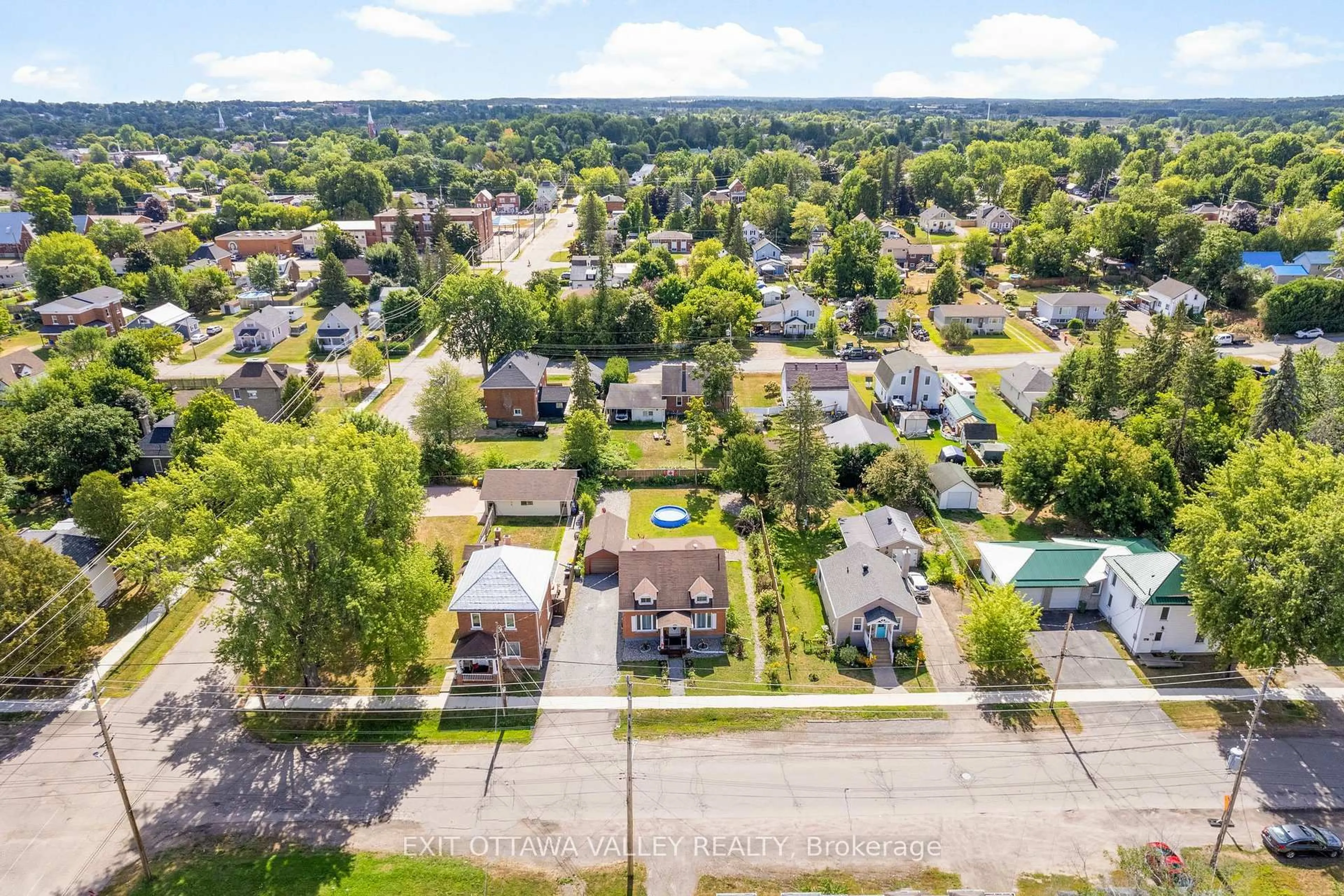 A pic from outside/outdoor area/front of a property/back of a property/a pic from drone, street for 329 Third Ave, Pembroke Ontario K8A 5G5