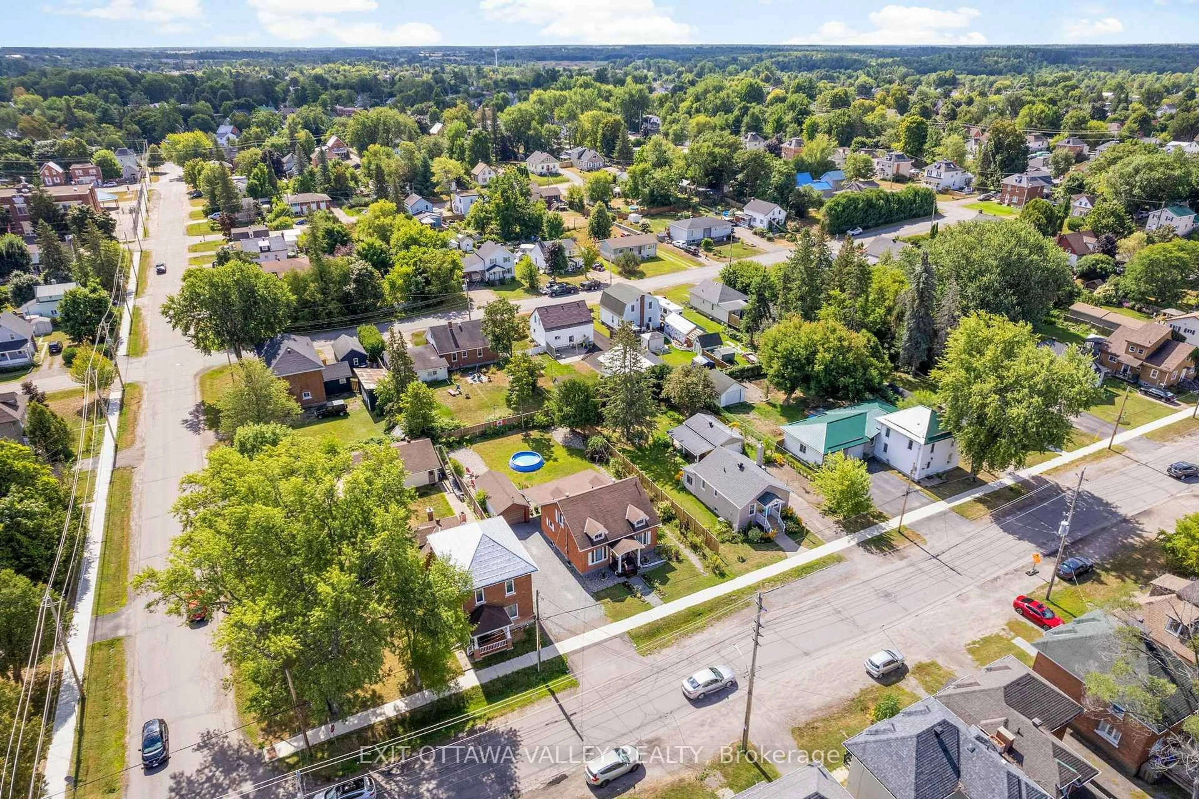 A pic from outside/outdoor area/front of a property/back of a property/a pic from drone, street for 329 Third Ave, Pembroke Ontario K8A 5G5