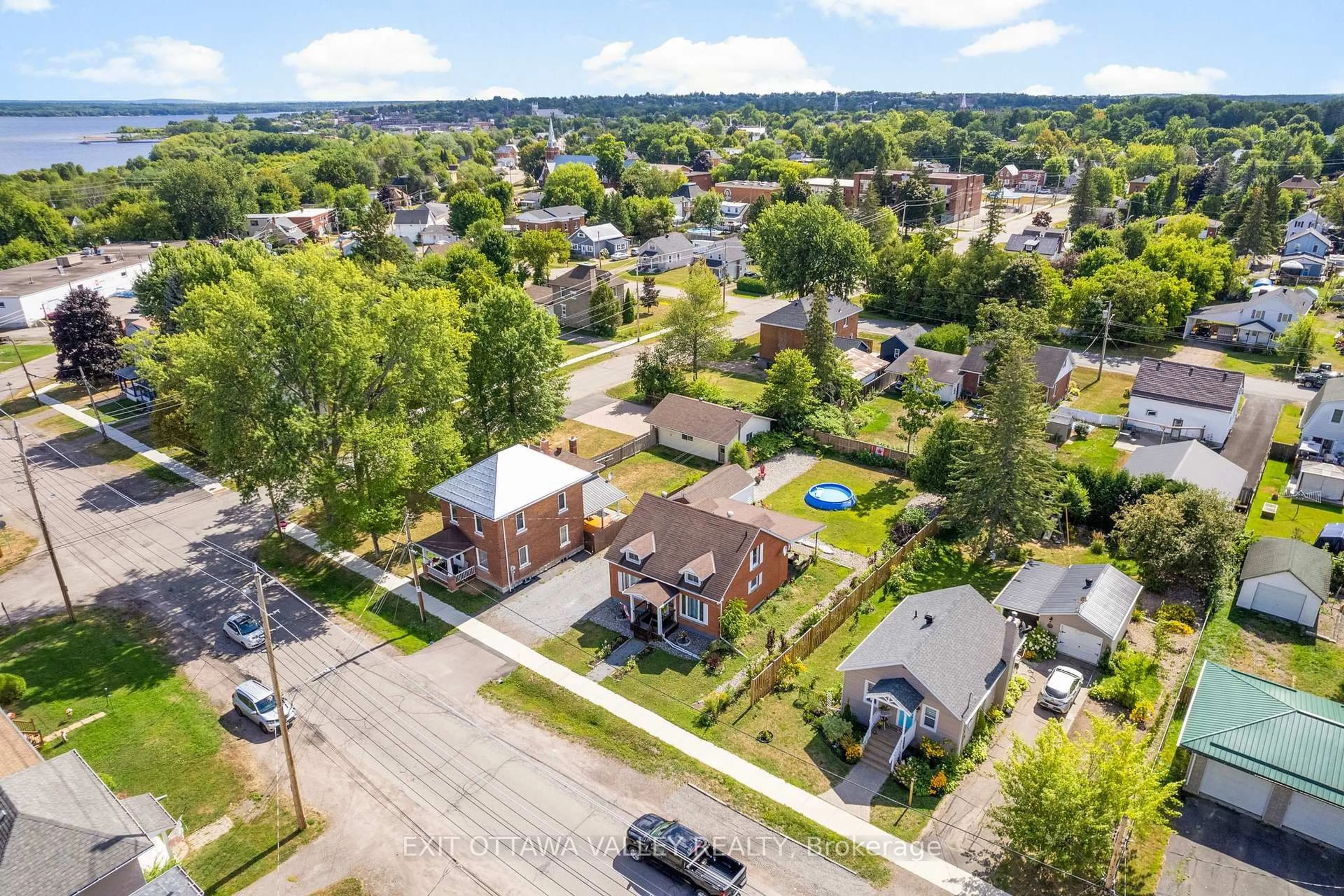 A pic from outside/outdoor area/front of a property/back of a property/a pic from drone, street for 329 Third Ave, Pembroke Ontario K8A 5G5
