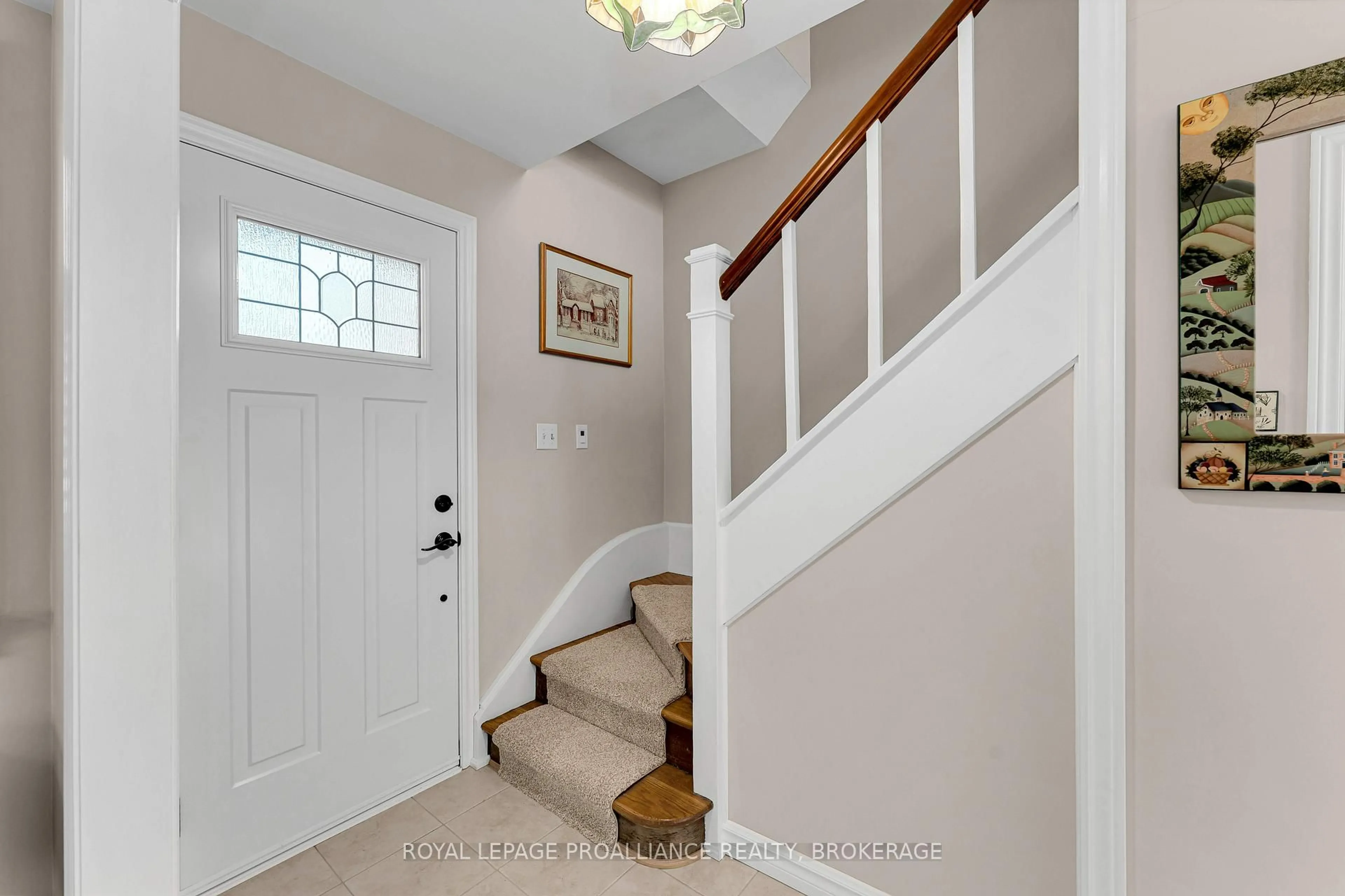 Indoor entryway for 46 Watts Cres, Kingston Ontario K7M 2P3