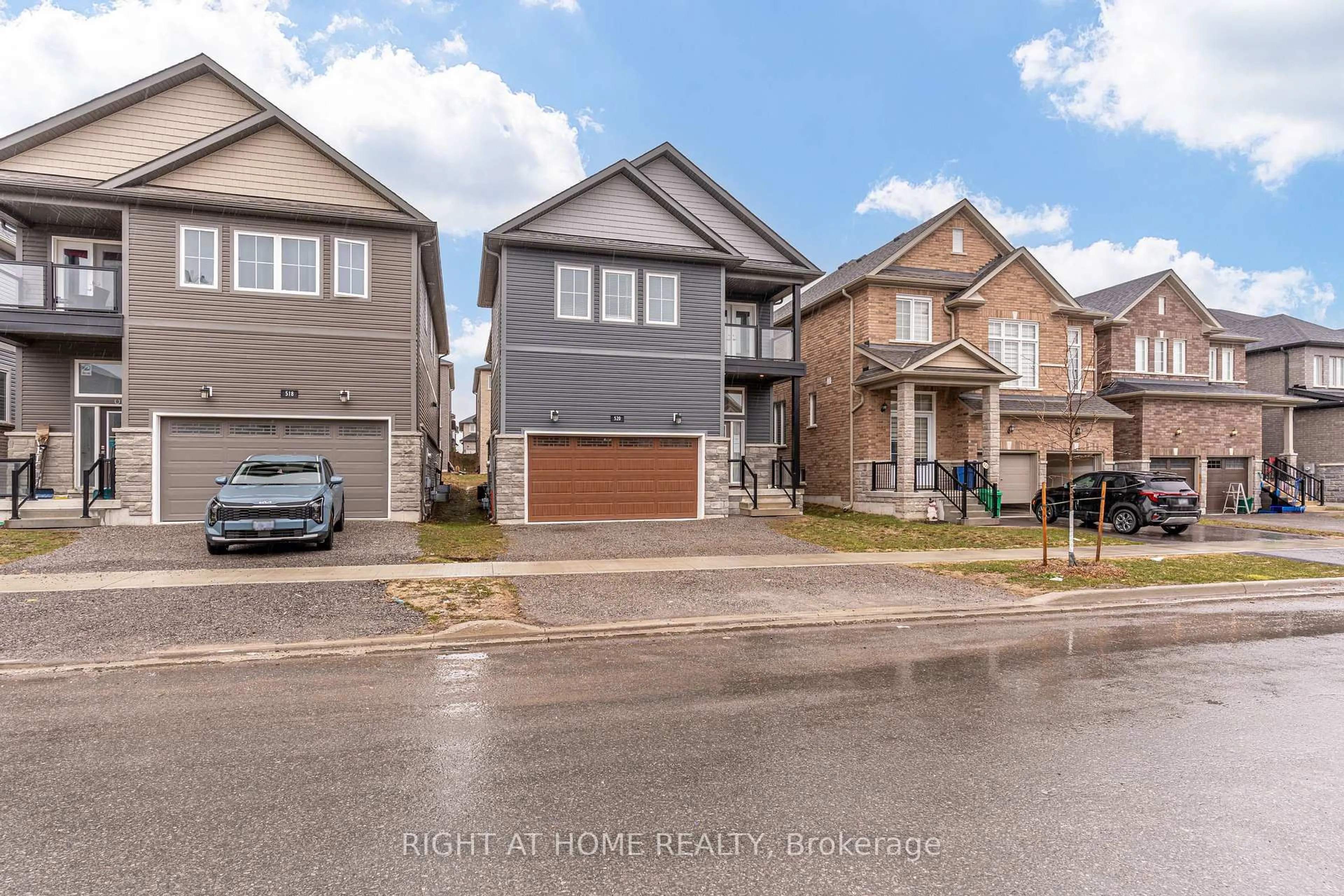 A pic from outside/outdoor area/front of a property/back of a property/a pic from drone, street for 520 CLAYTON Ave, Peterborough Ontario K9K 0H5