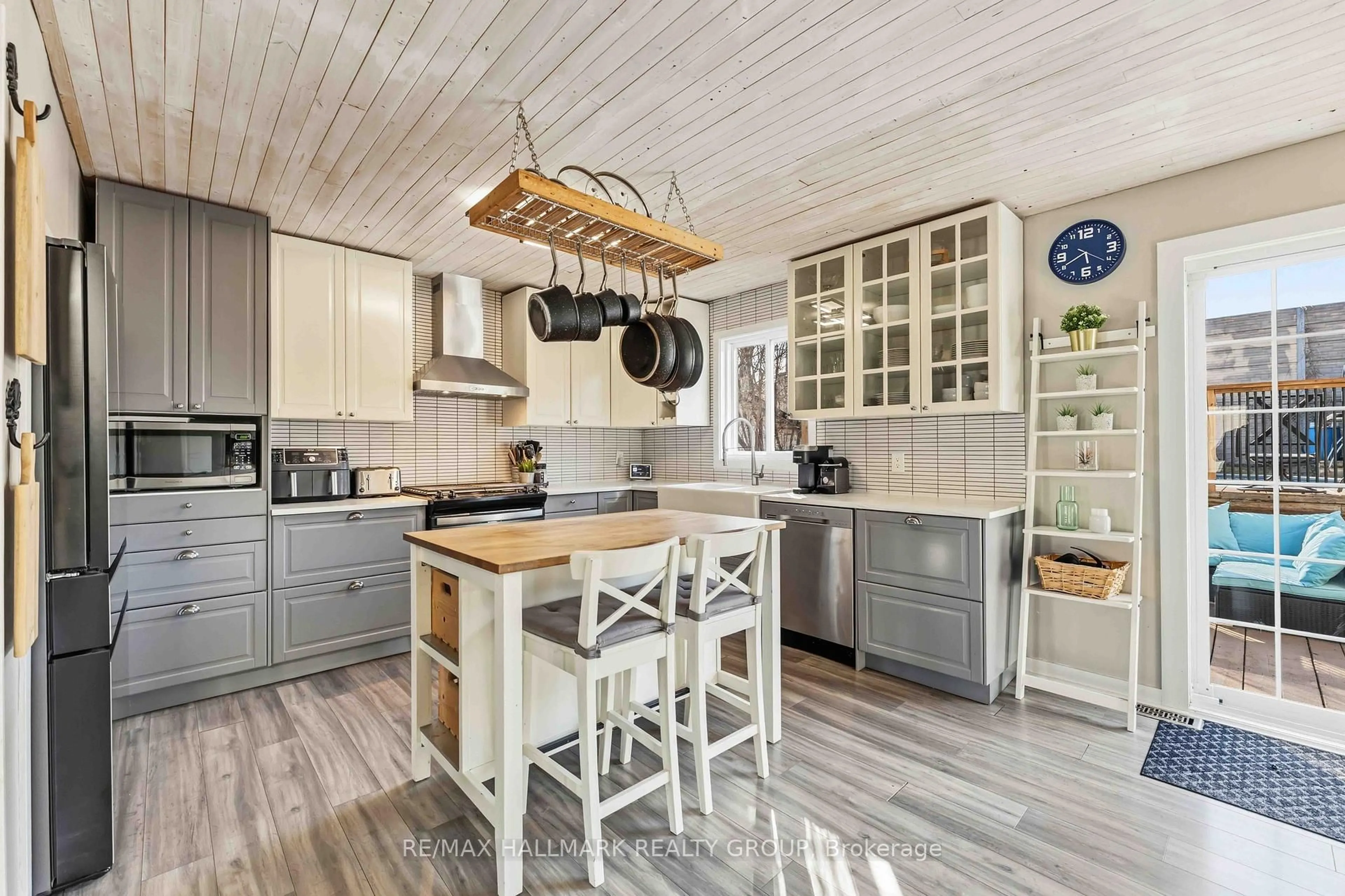 Unknown for 1091 Burgundy Lane, Orleans Ontario K1C 2M9