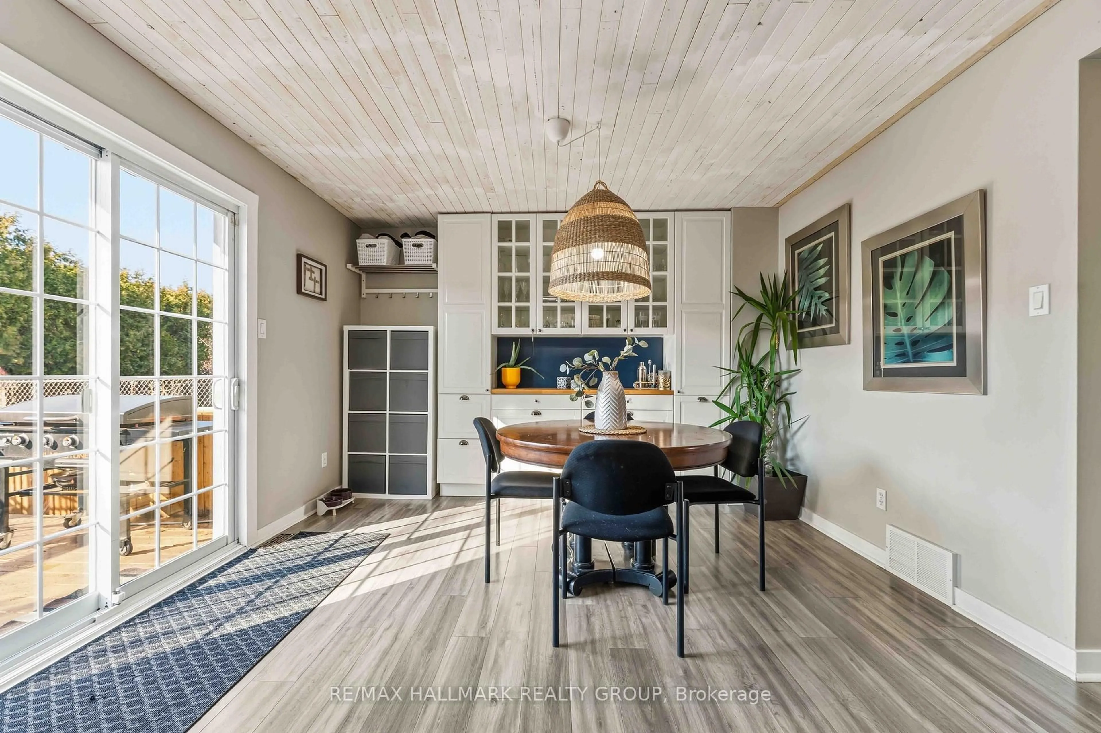 Open concept kitchen, unknown for 1091 Burgundy Lane, Orleans Ontario K1C 2M9