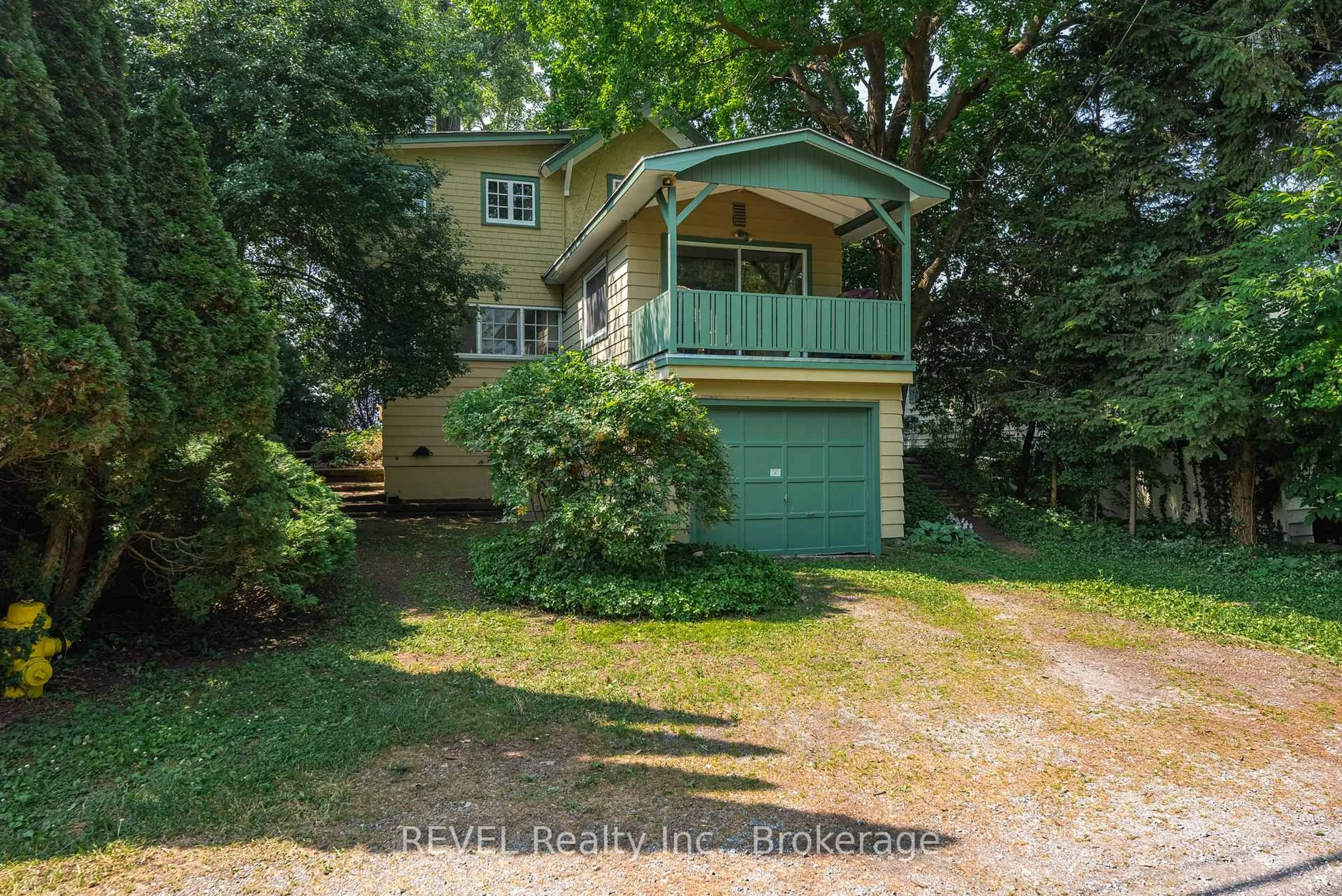 A pic from outside/outdoor area/front of a property/back of a property/a pic from drone, street for 1321 Kam Rd, Fort Erie Ontario L2A 5W5