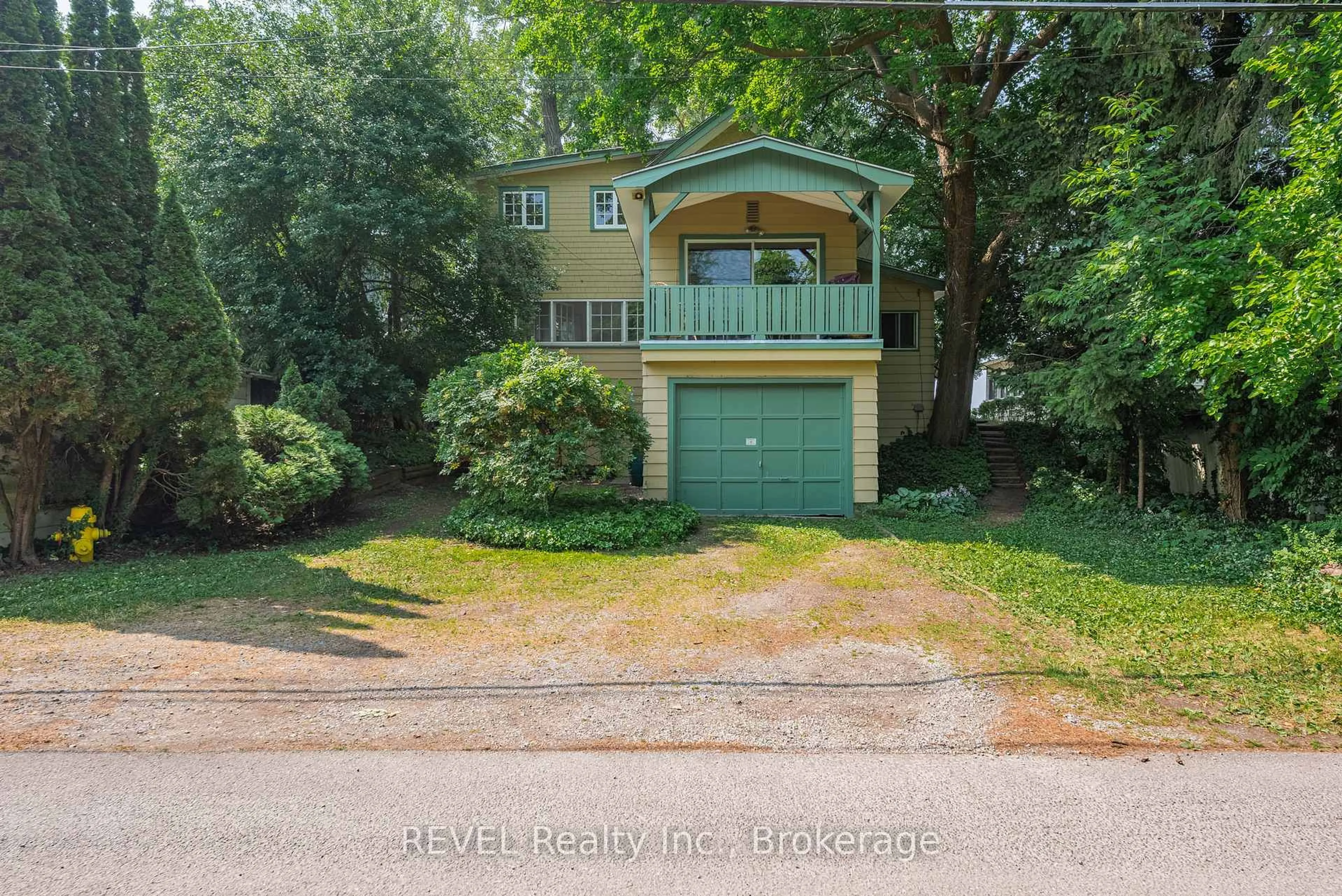 A pic from outside/outdoor area/front of a property/back of a property/a pic from drone, street for 1321 Kam Rd, Fort Erie Ontario L2A 5W5