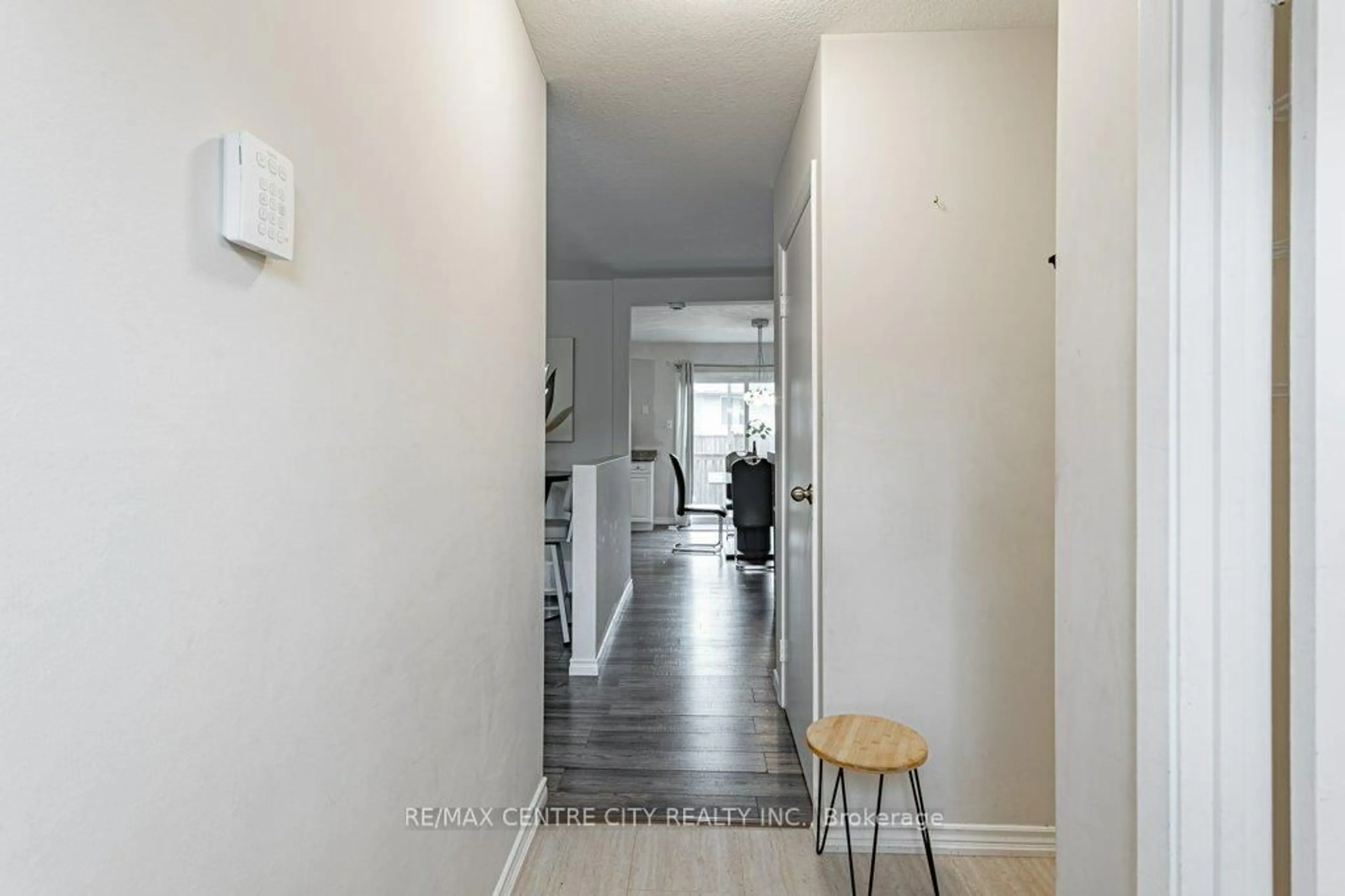 Unknown for 490 Third St #19, London East Ontario N5V 4A2