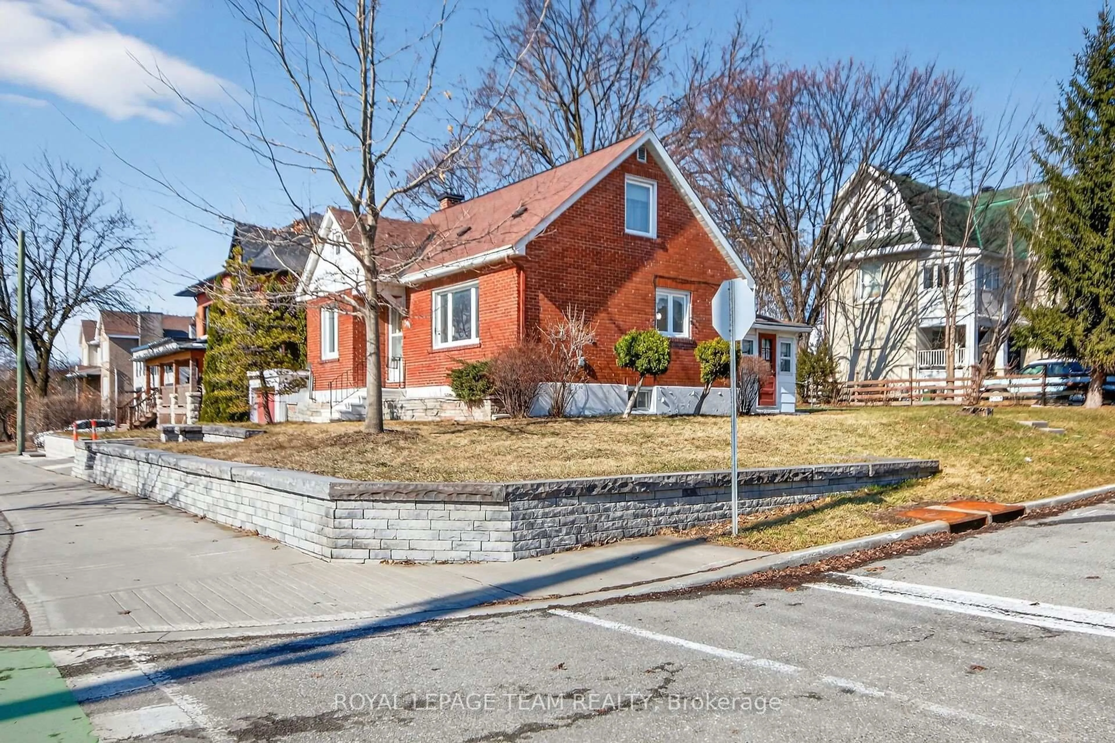 Home with brick exterior material, street for 591 Churchill Ave, Ottawa Ontario K1Z 5E6