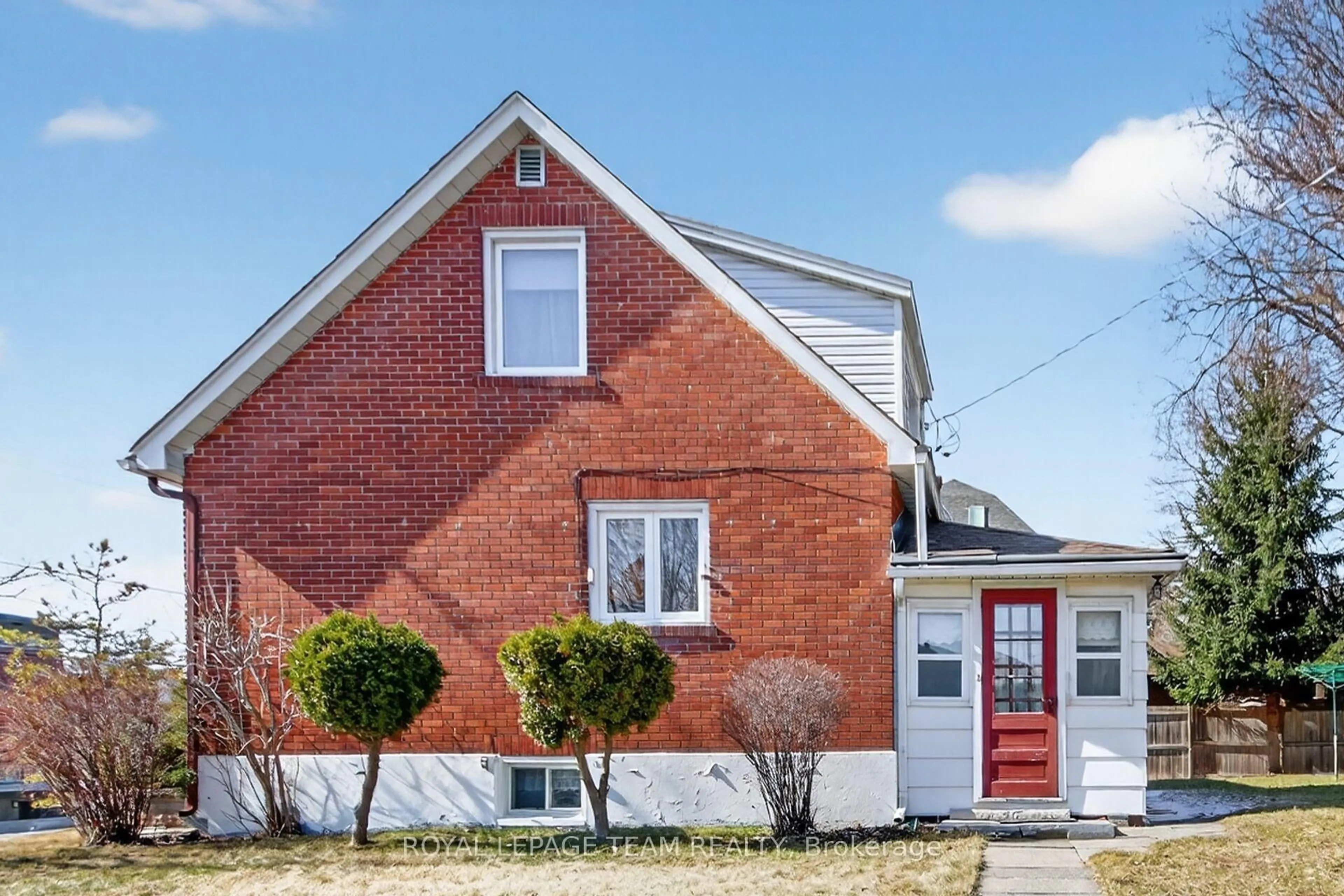 Home with brick exterior material, street for 591 Churchill Ave, Ottawa Ontario K1Z 5E6