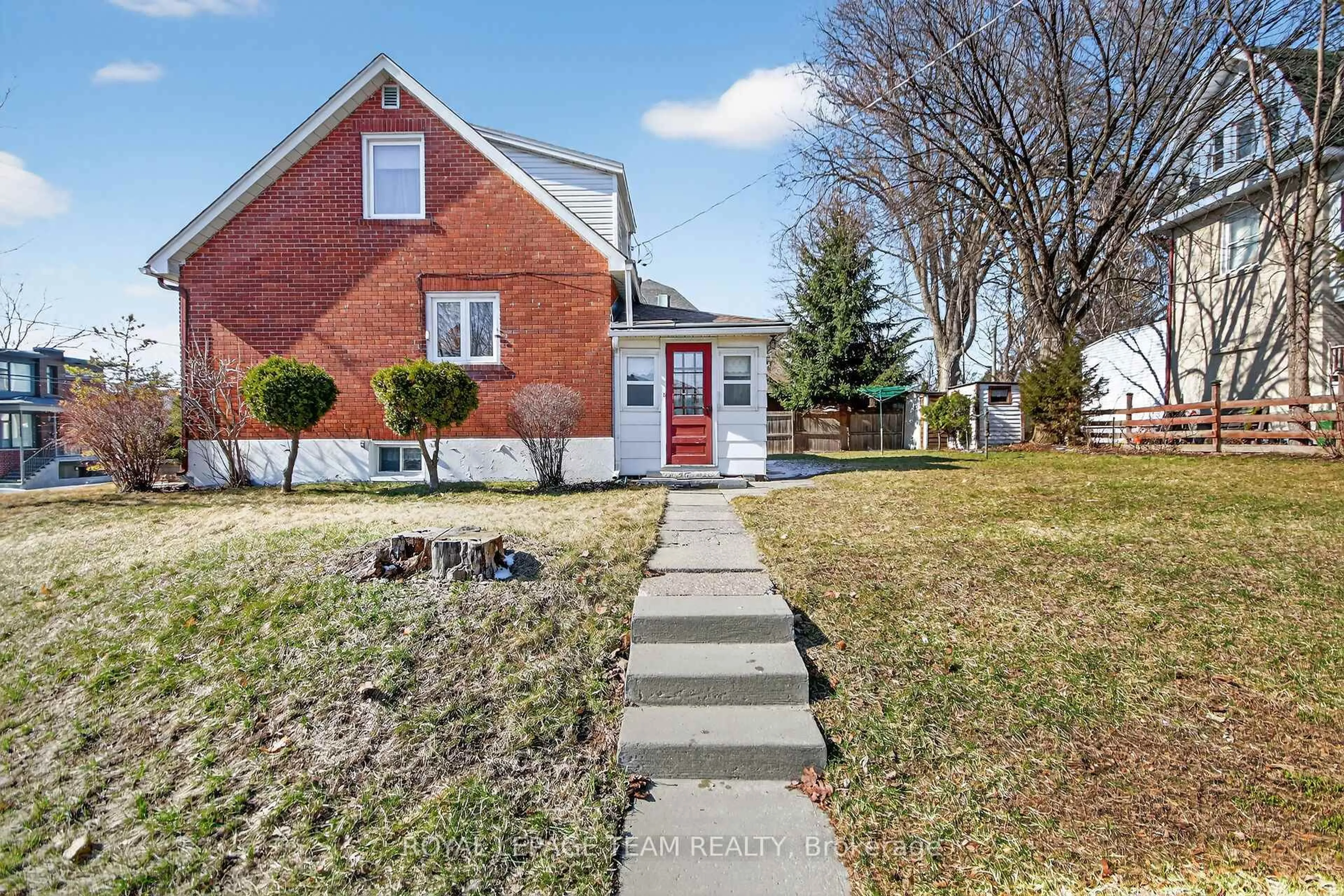 Home with brick exterior material, street for 591 Churchill Ave, Ottawa Ontario K1Z 5E6