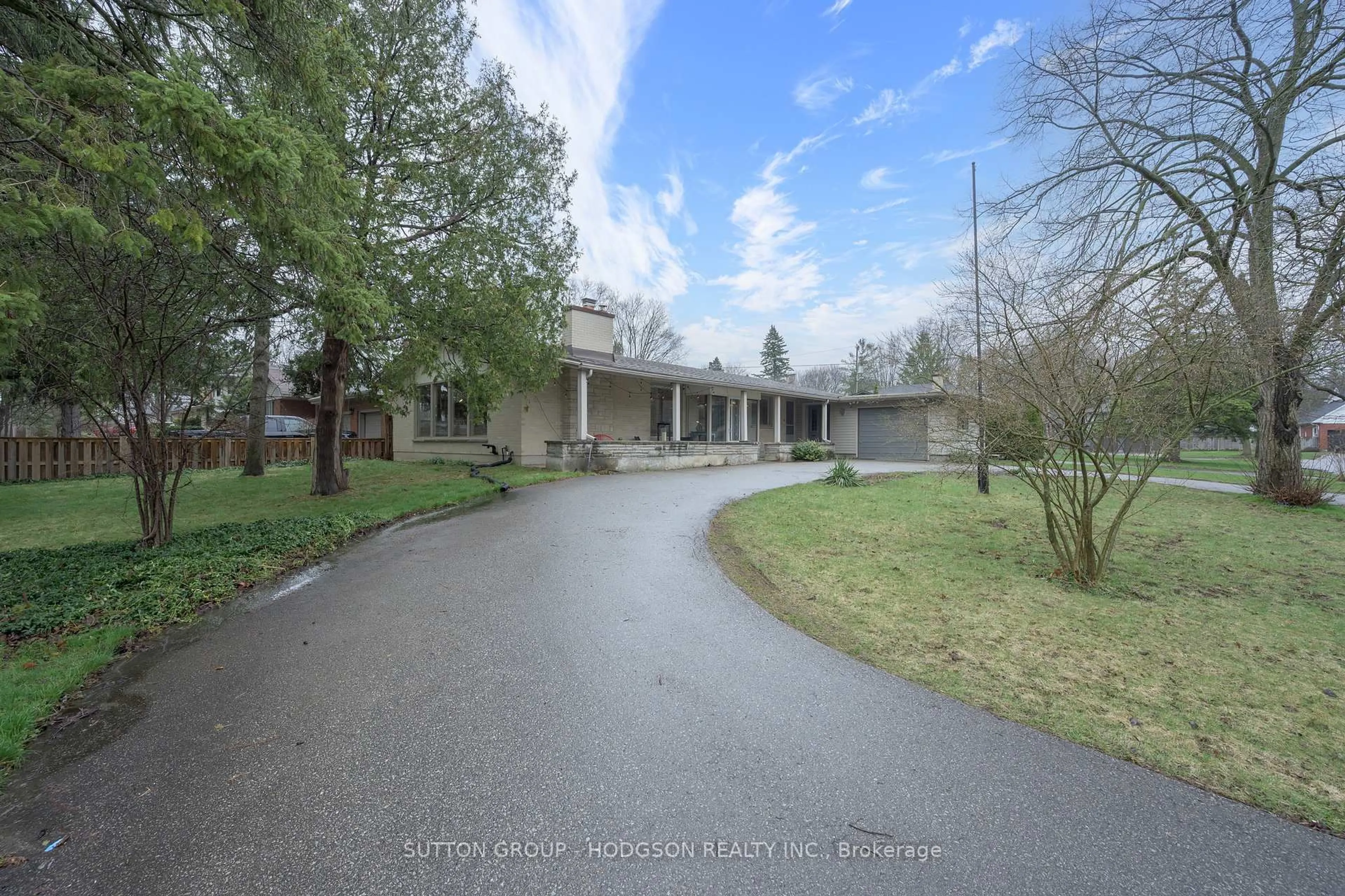 A pic from outside/outdoor area/front of a property/back of a property/a pic from drone, street for 396 Averill Gate, London South Ontario N6C 4E2