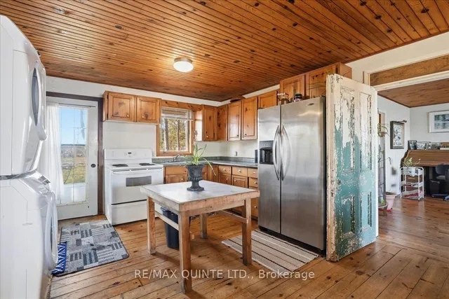 21D Willoughby Lane, Prince Edward County 5