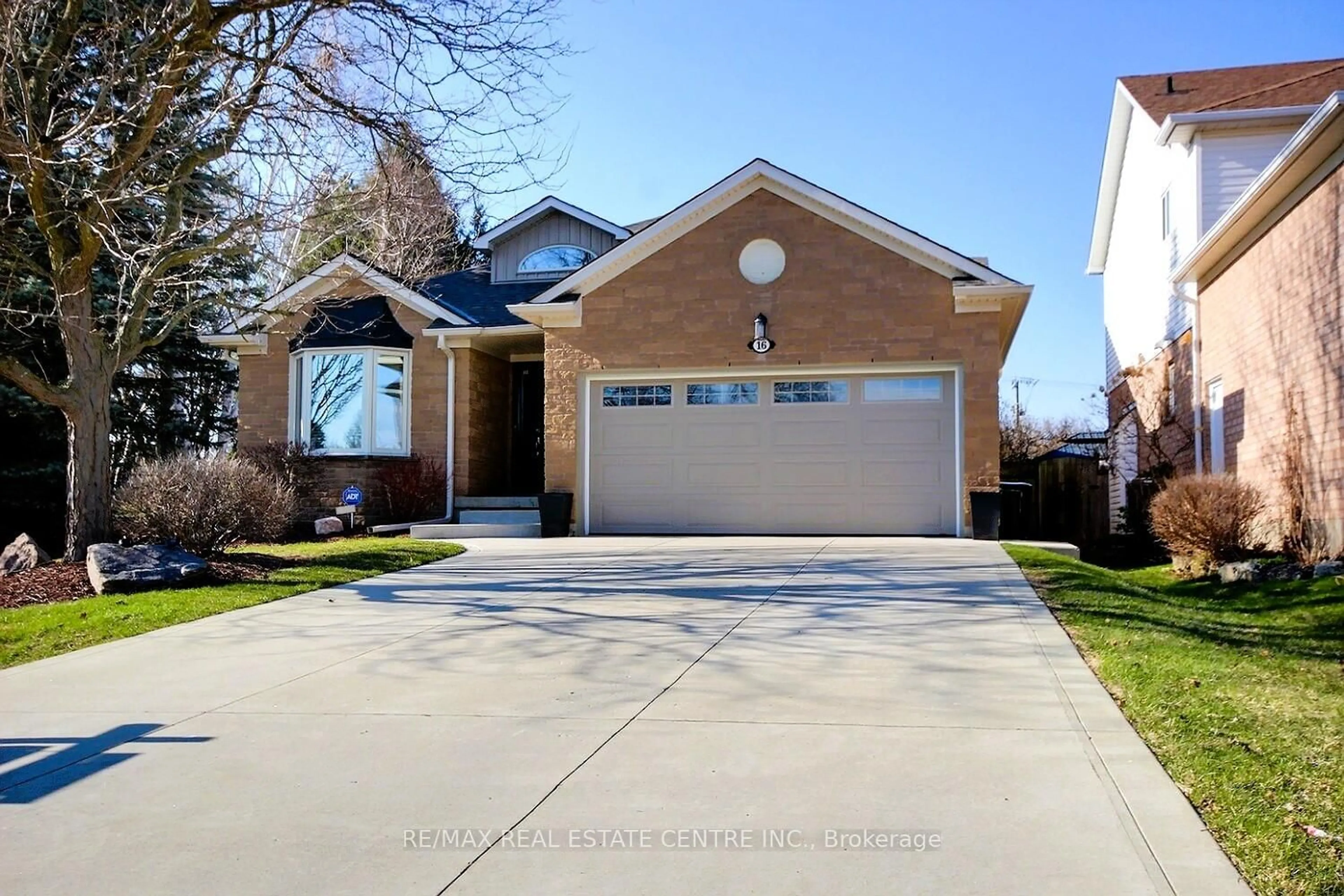 Home with brick exterior material, street for 16 Sullivan Crt, Cambridge Ontario N1S 5A4