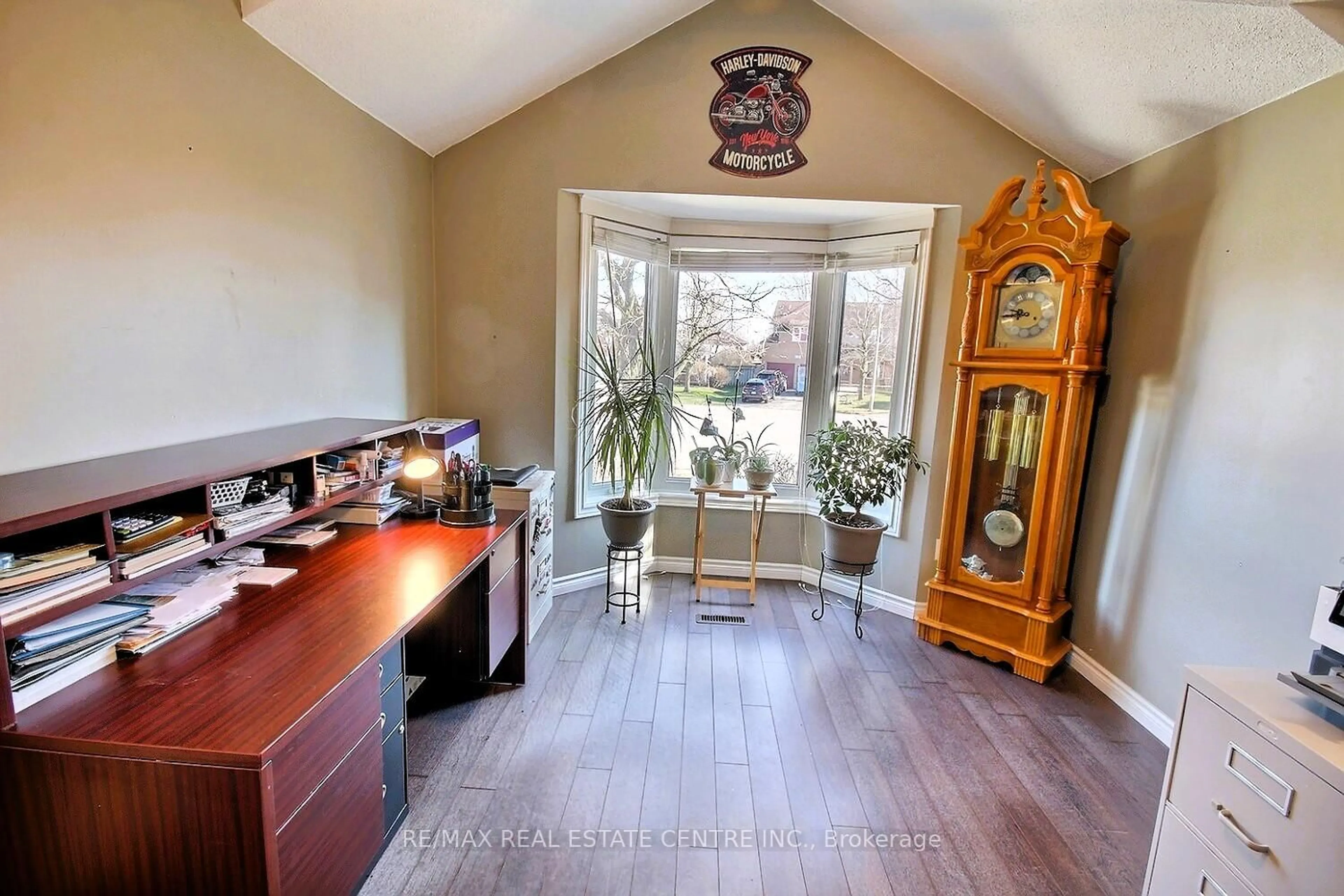 Unknown for 16 Sullivan Crt, Cambridge Ontario N1S 5A4