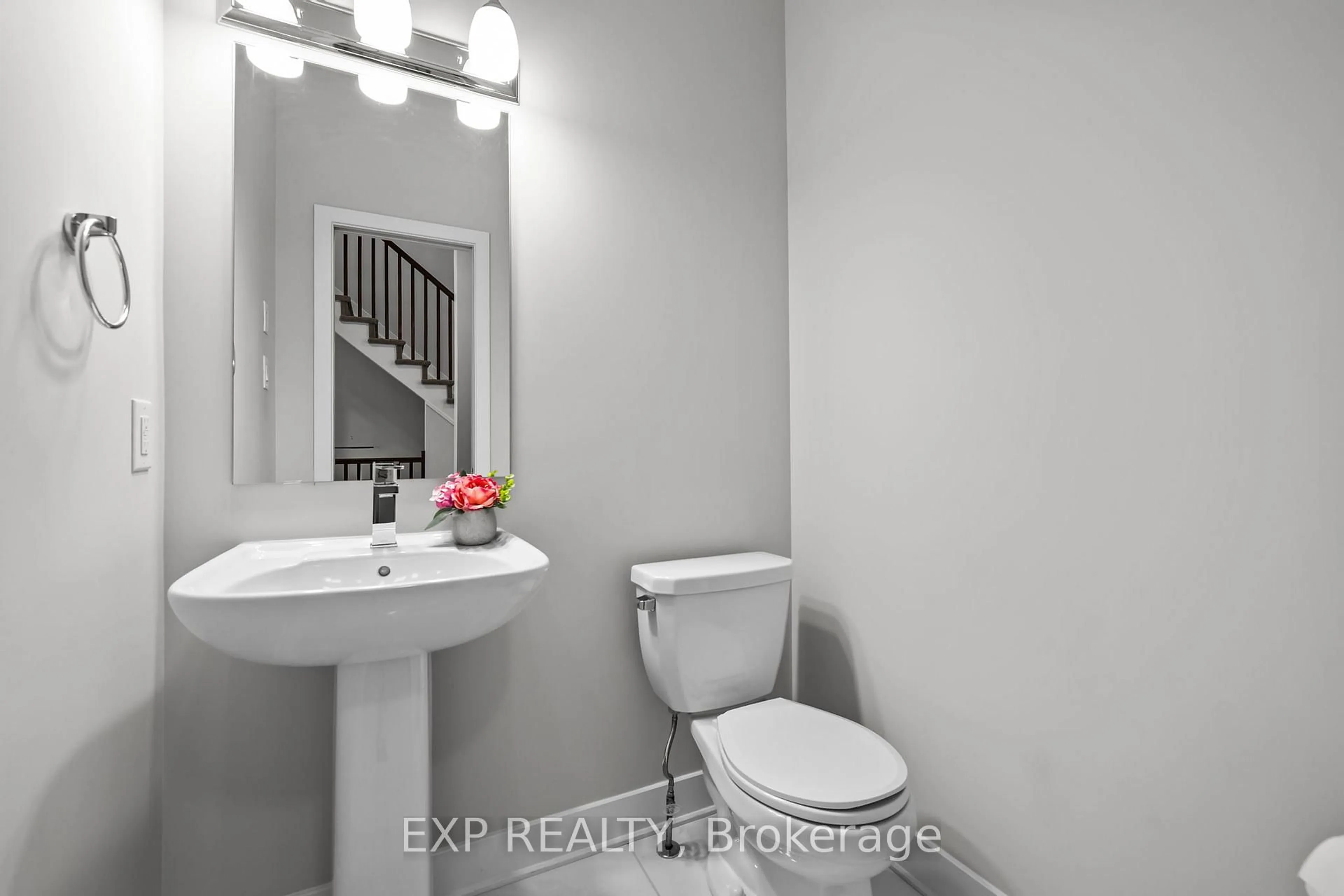 Standard bathroom, unknown for 335 Wabasso Lane, Ottawa Ontario K1T 0T2