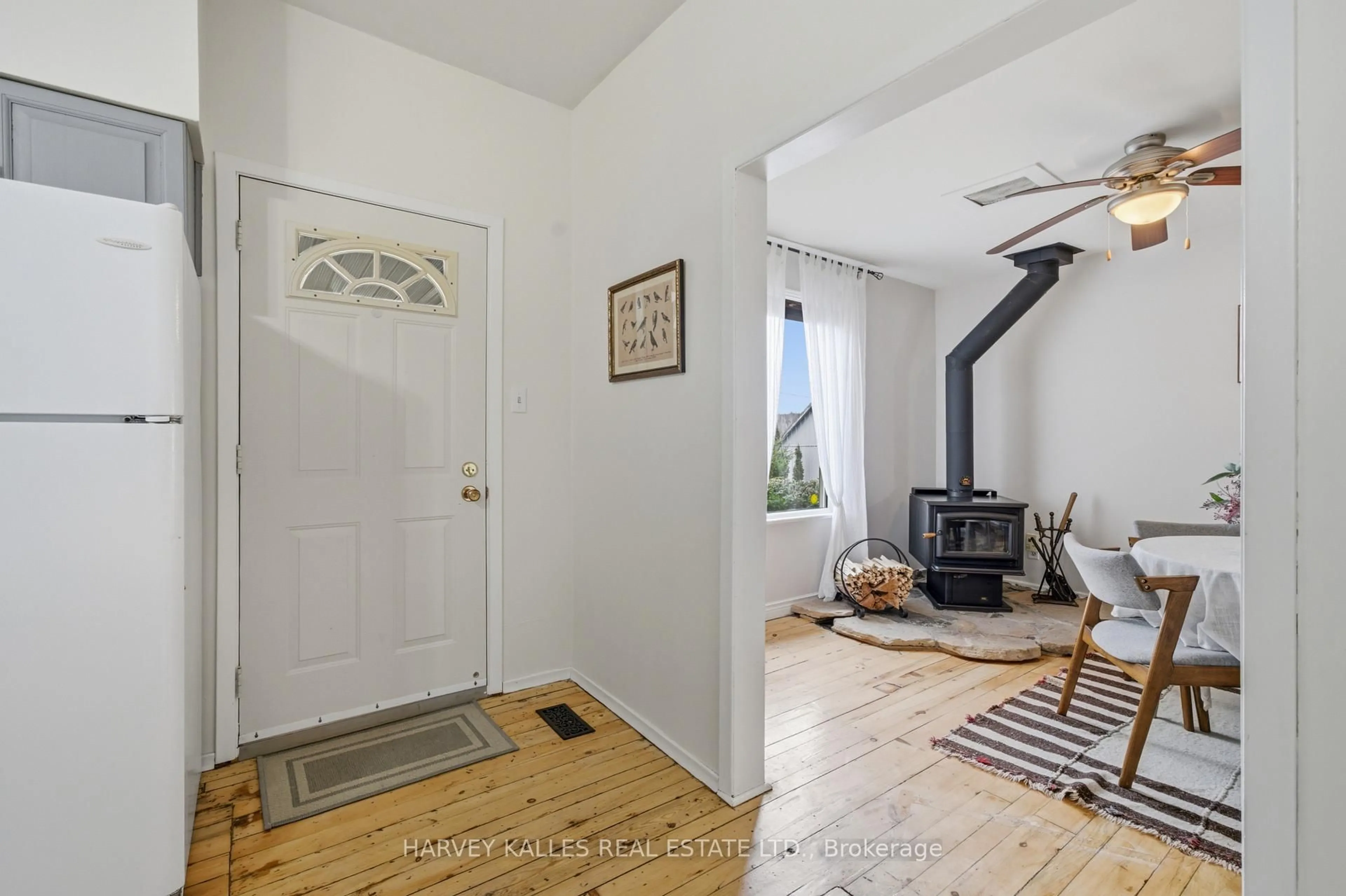 Indoor entryway for 46 Banta Rd, Trent Hills Ontario K0K 3K0