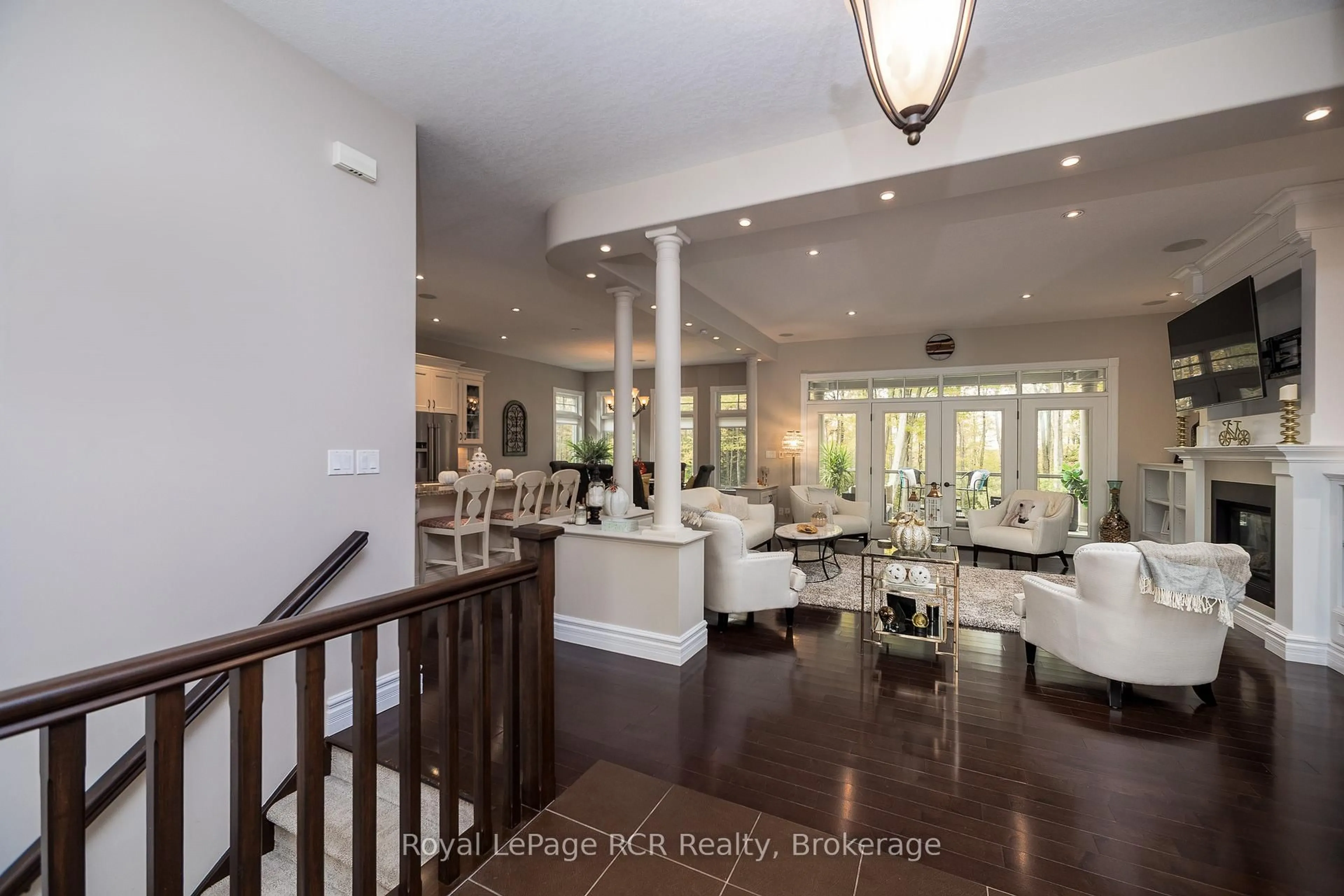 Indoor foyer for 414498 Baseline Rd, West Grey Ontario N0C 1H0